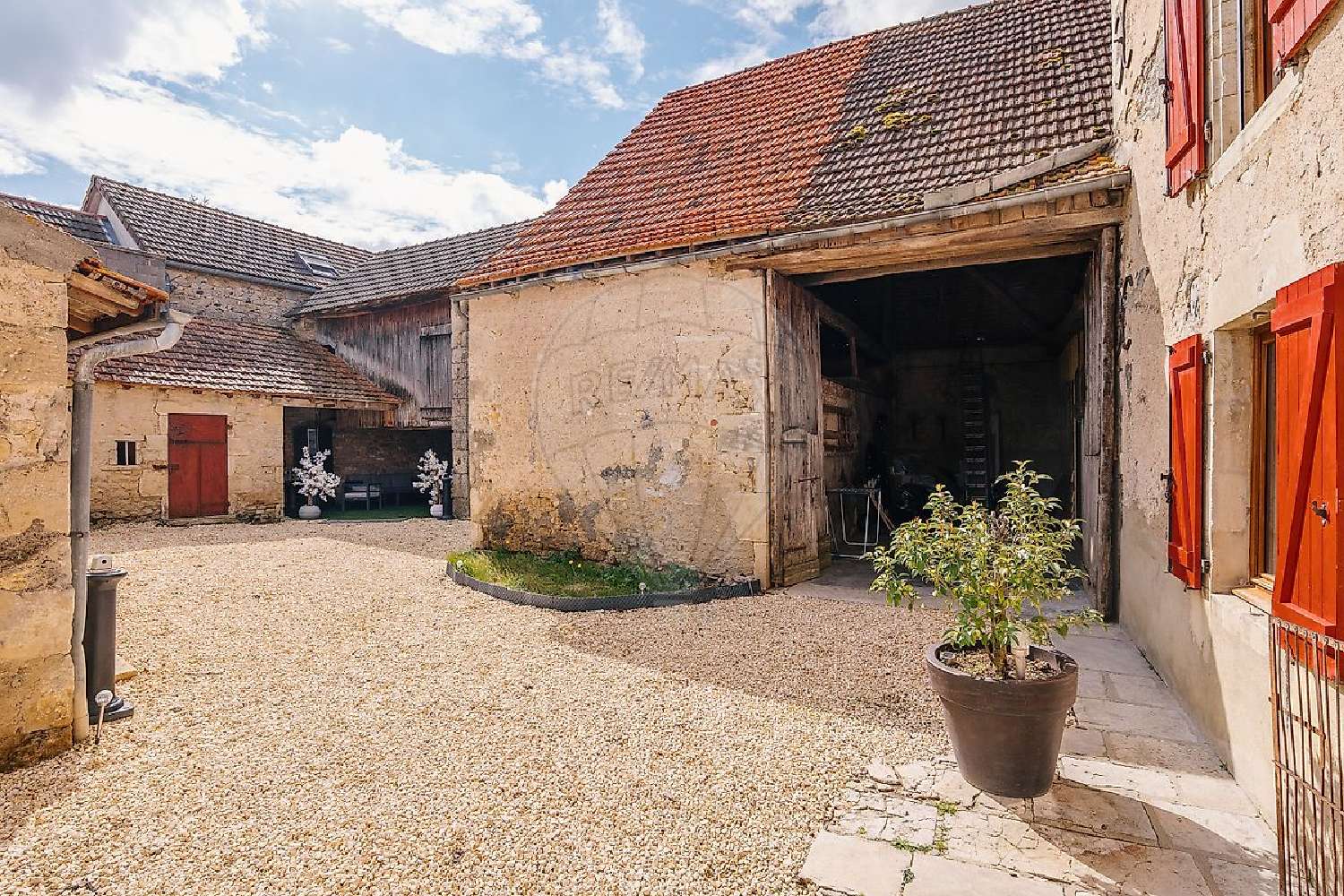 te koop huis Charmes Allier 6