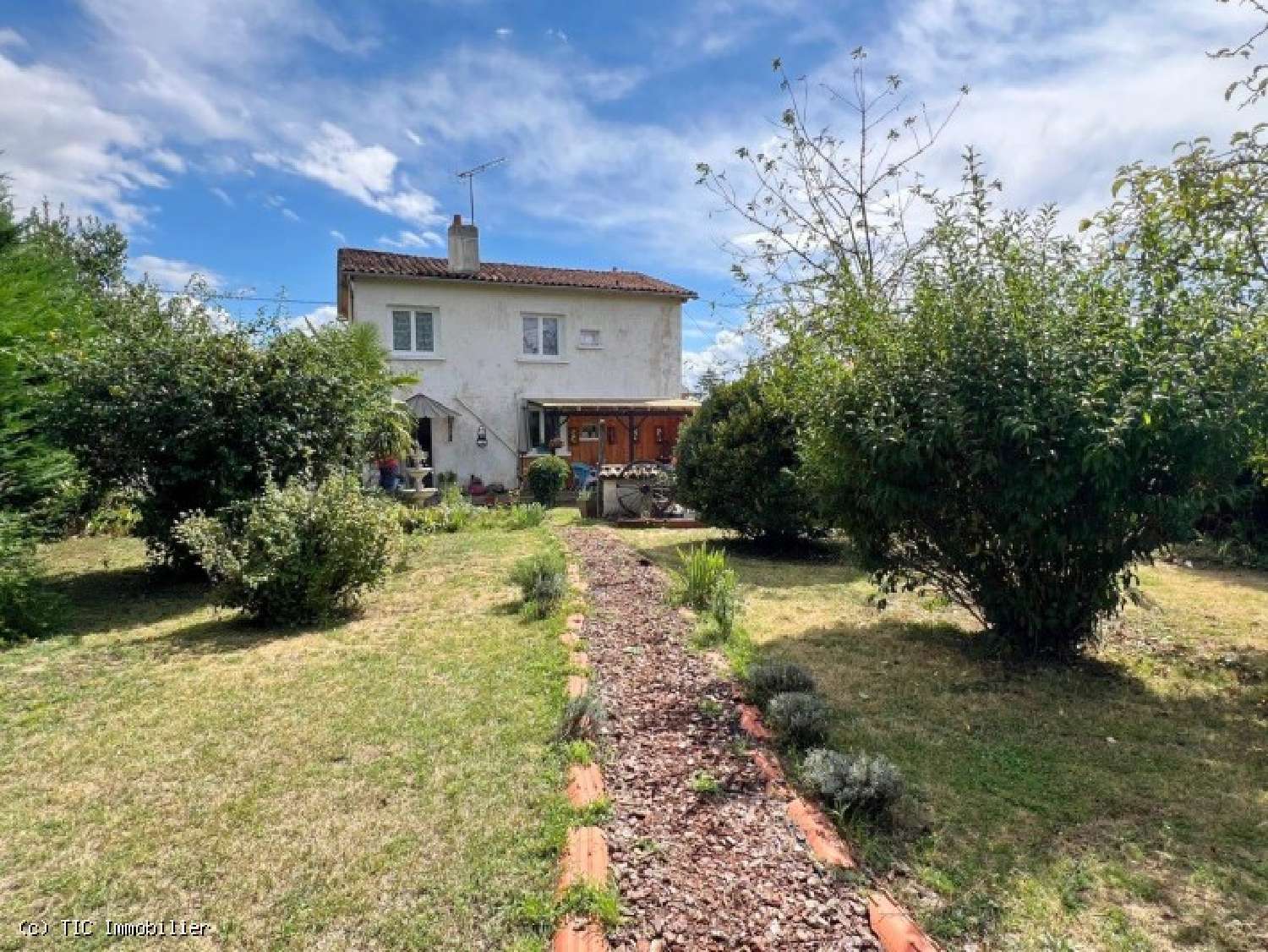  à vendre maison Charroux Vienne 5