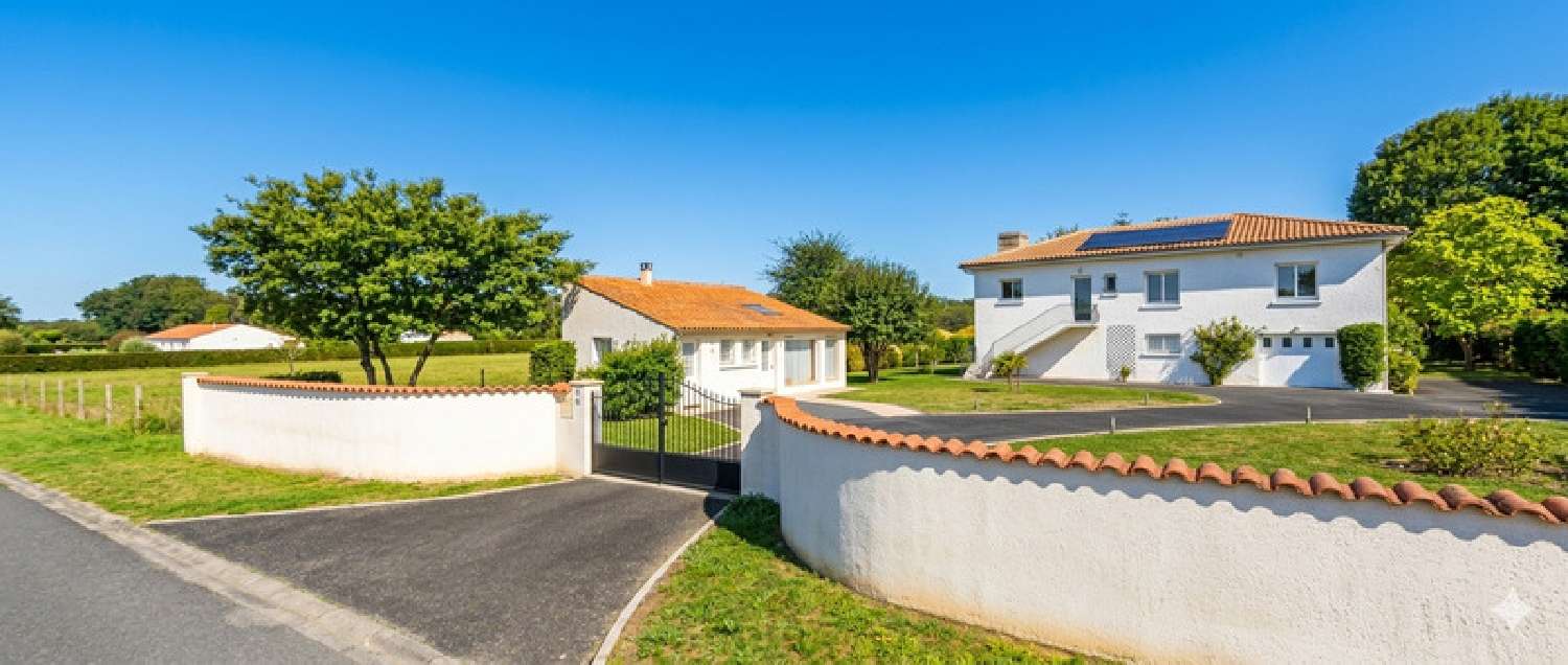 en venta casa Fontcouverte Charente-Maritime 8