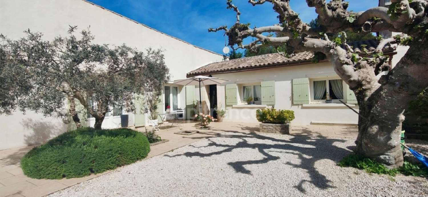  à vendre maison Fontvieille Bouches-du-Rhône 3