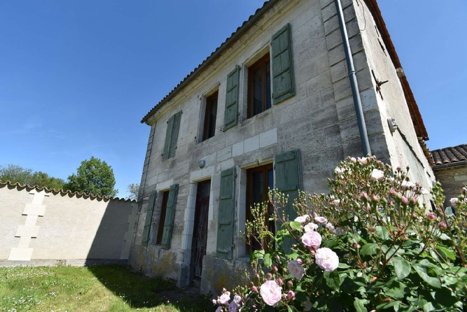 for sale house Gardes-le-Pontaroux Charente 1