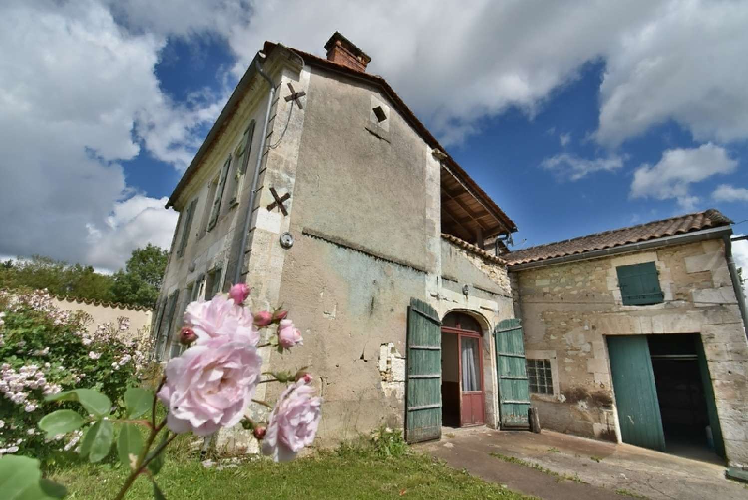 for sale house Gardes-le-Pontaroux Charente 2