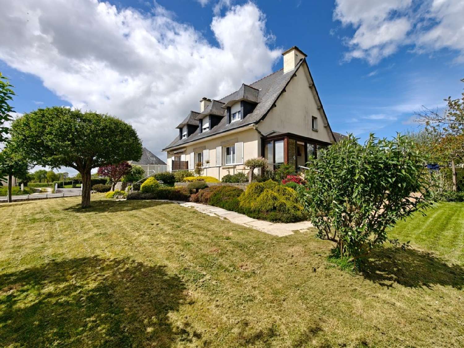  for sale house Irodouër Ille-et-Vilaine 1