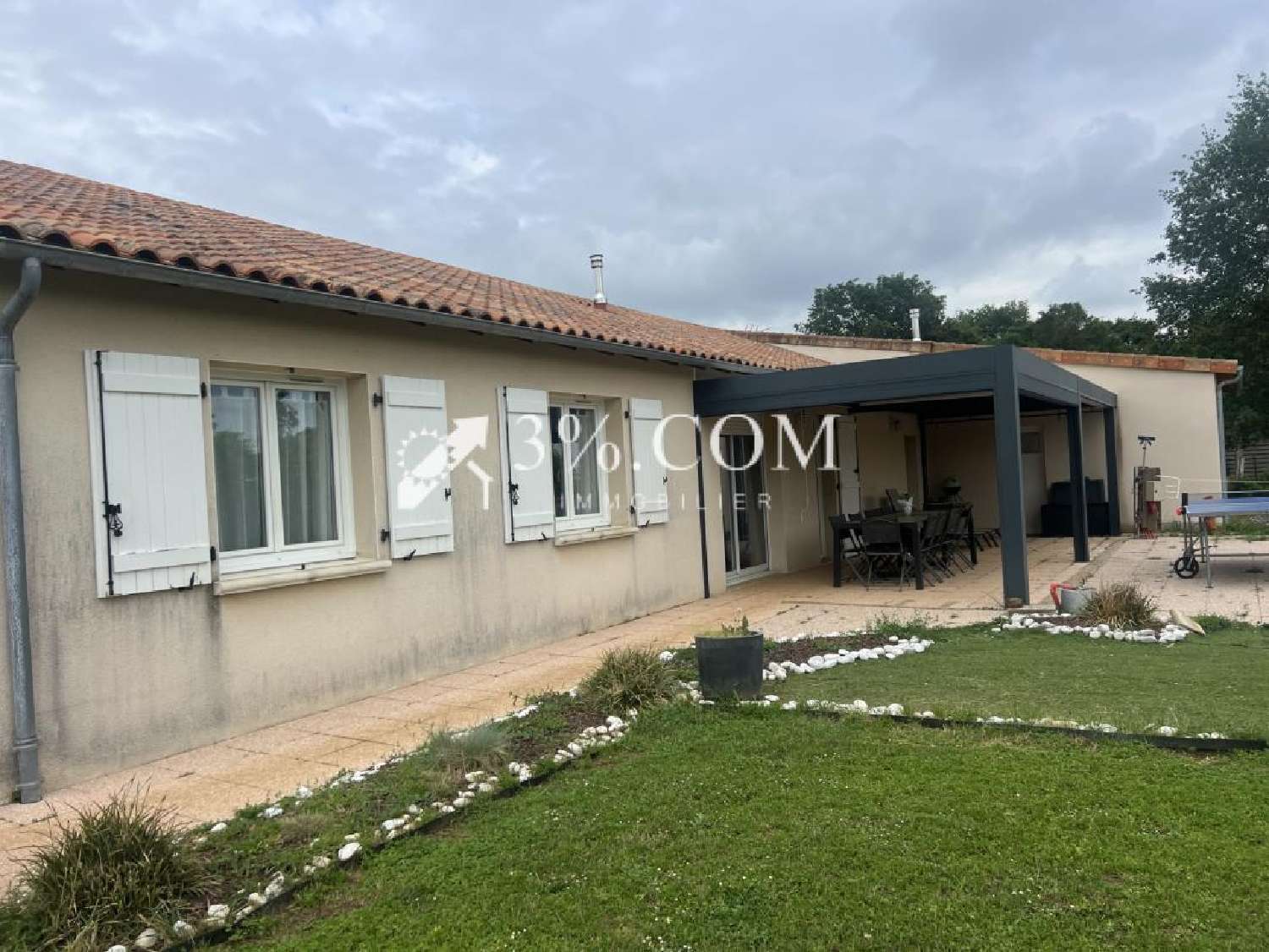 te koop huis Jardres Vienne 2