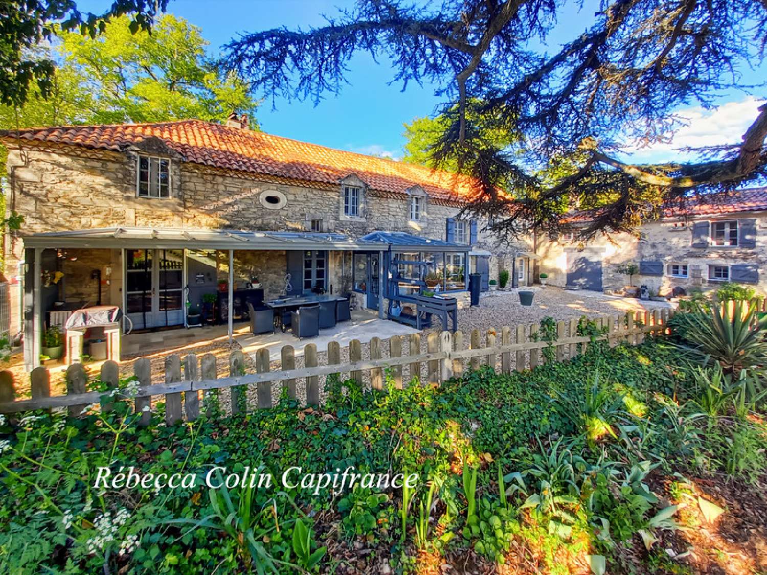  à vendre maison Limeyrat Dordogne 1