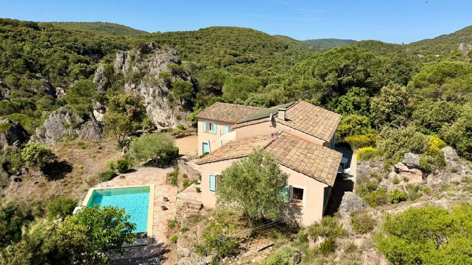  for sale house Mourèze Hérault 1
