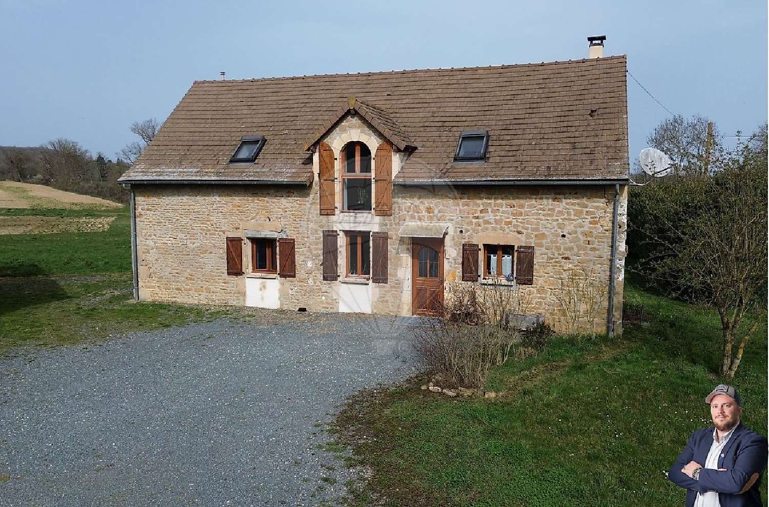 for sale house Nérondes Cher 1