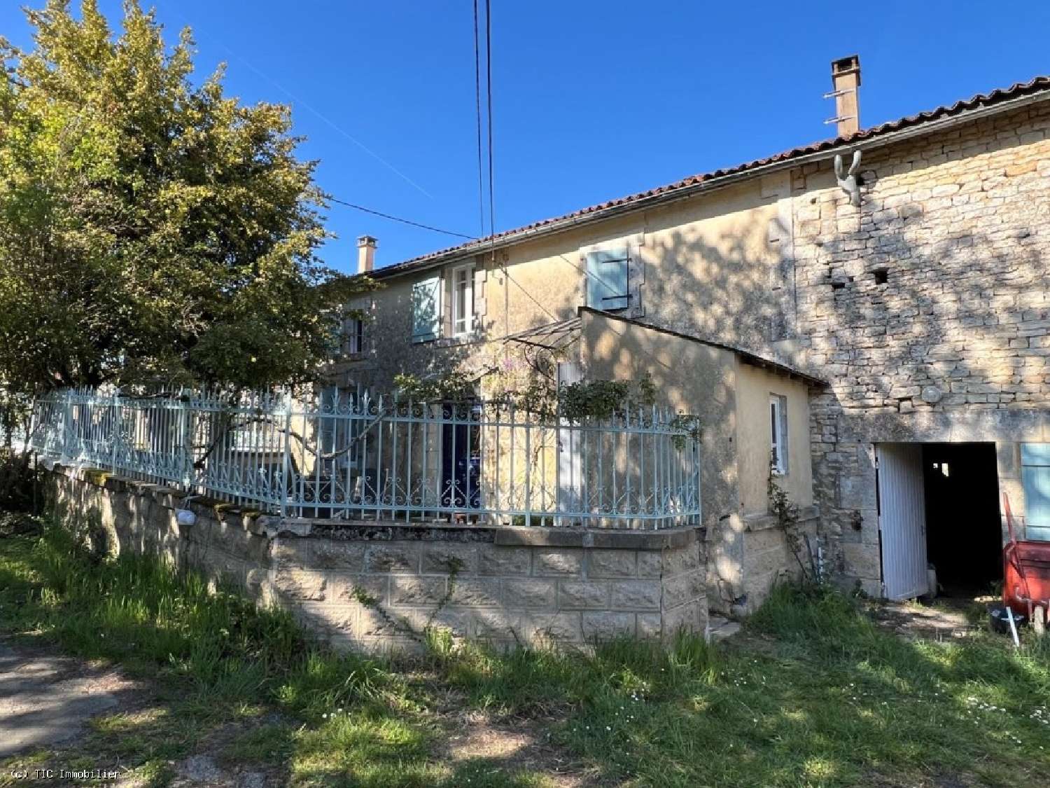 te koop huis Ruffec Charente 3