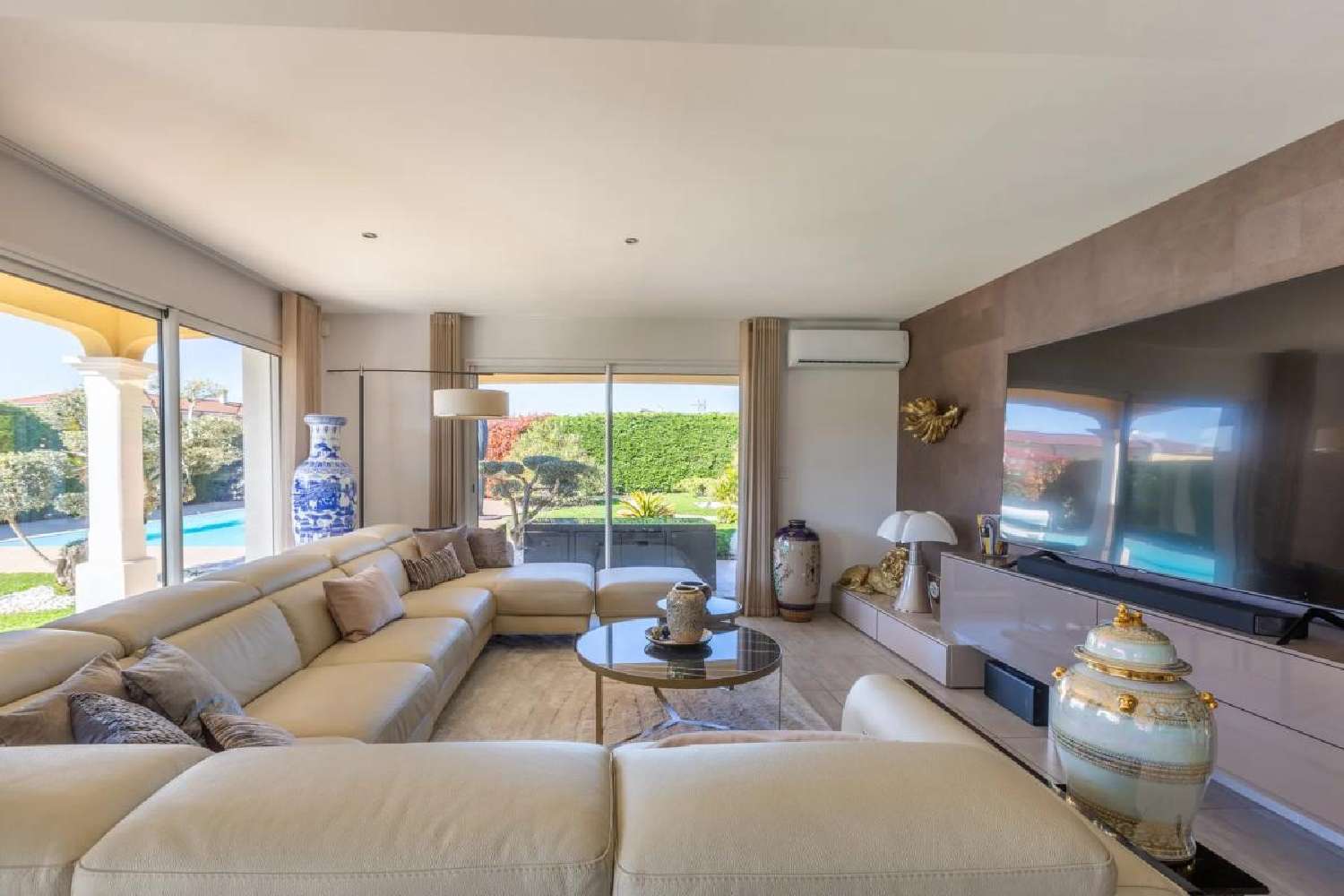  for sale house Saint-Bonnet-de-Mure Rhône 1