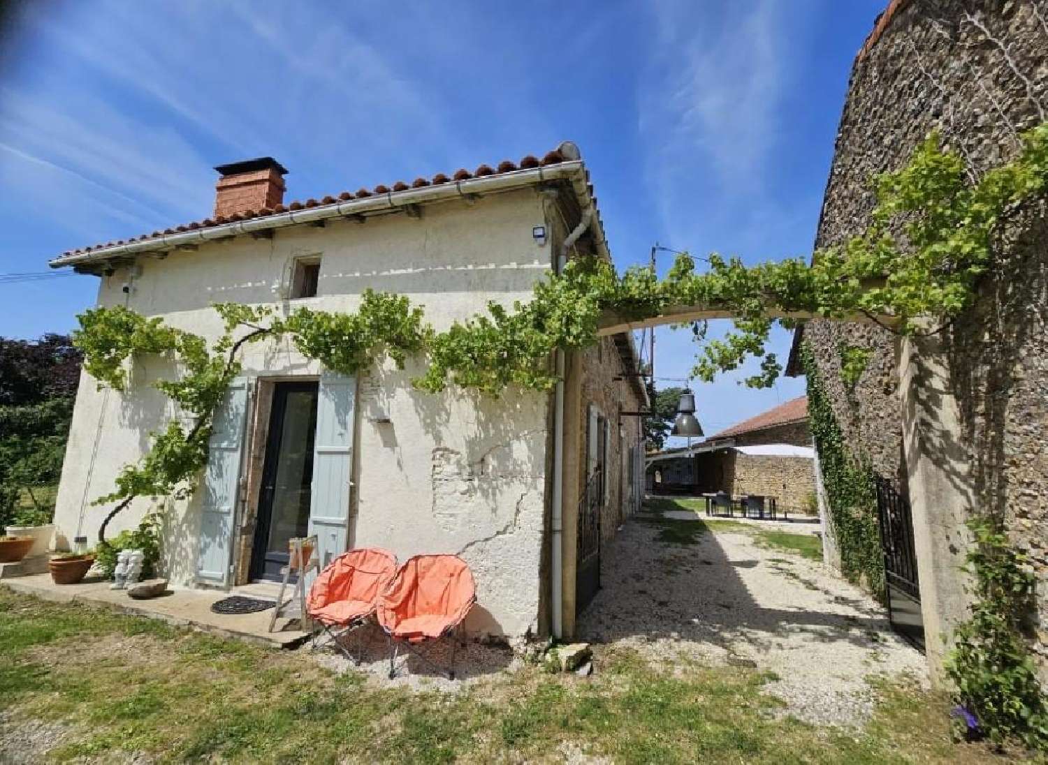 te koop huis Saint-Claud Charente 2