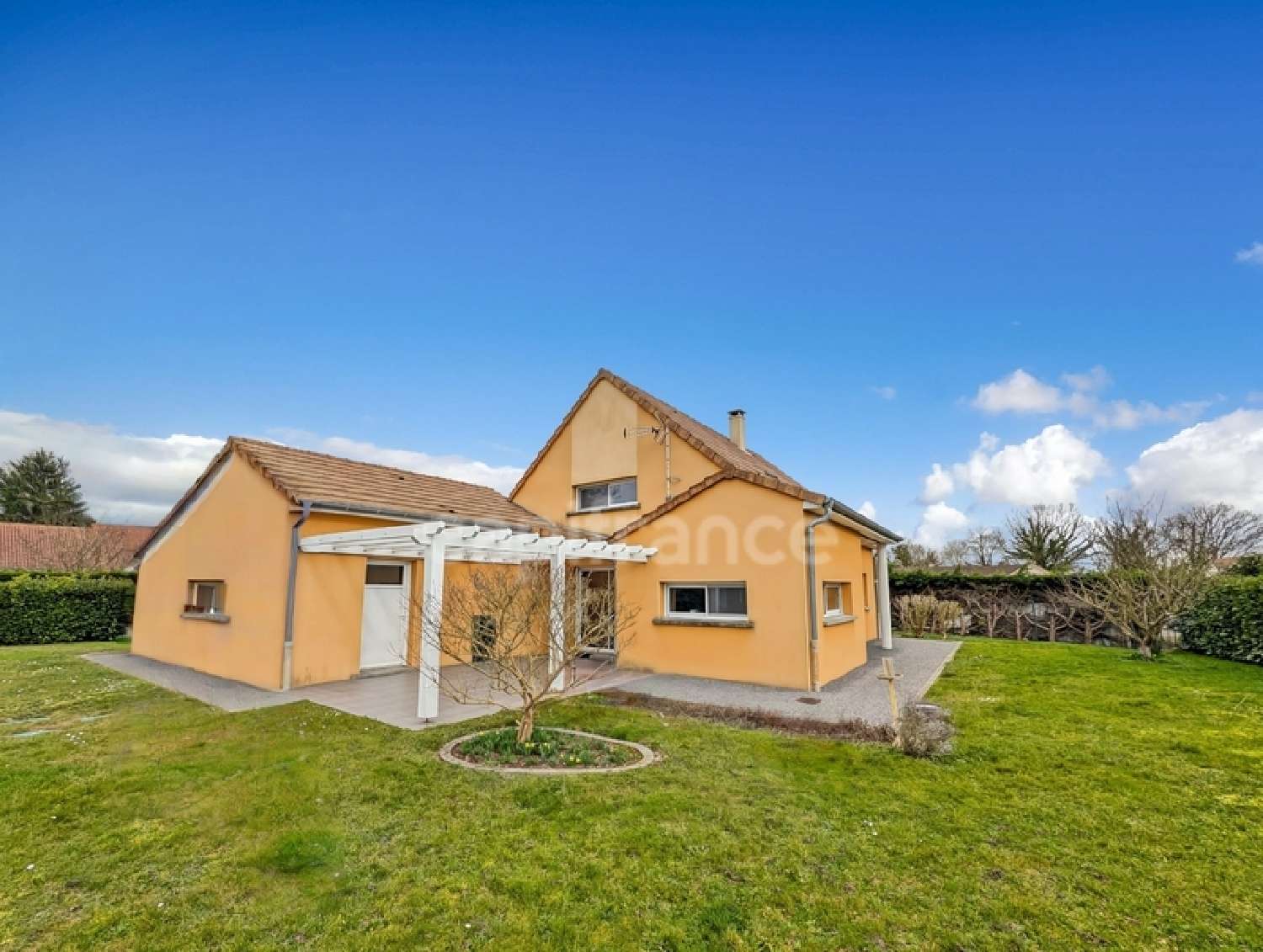  à vendre maison Saint-Germain-du-Plain Saône-et-Loire 2