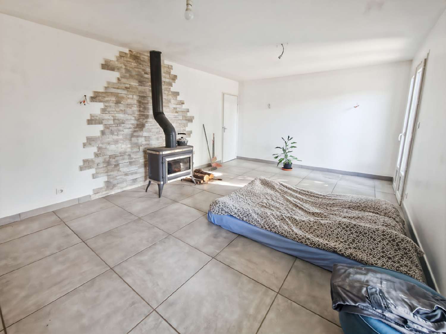  à vendre maison Saint-Jean-d'Angély Charente-Maritime 3