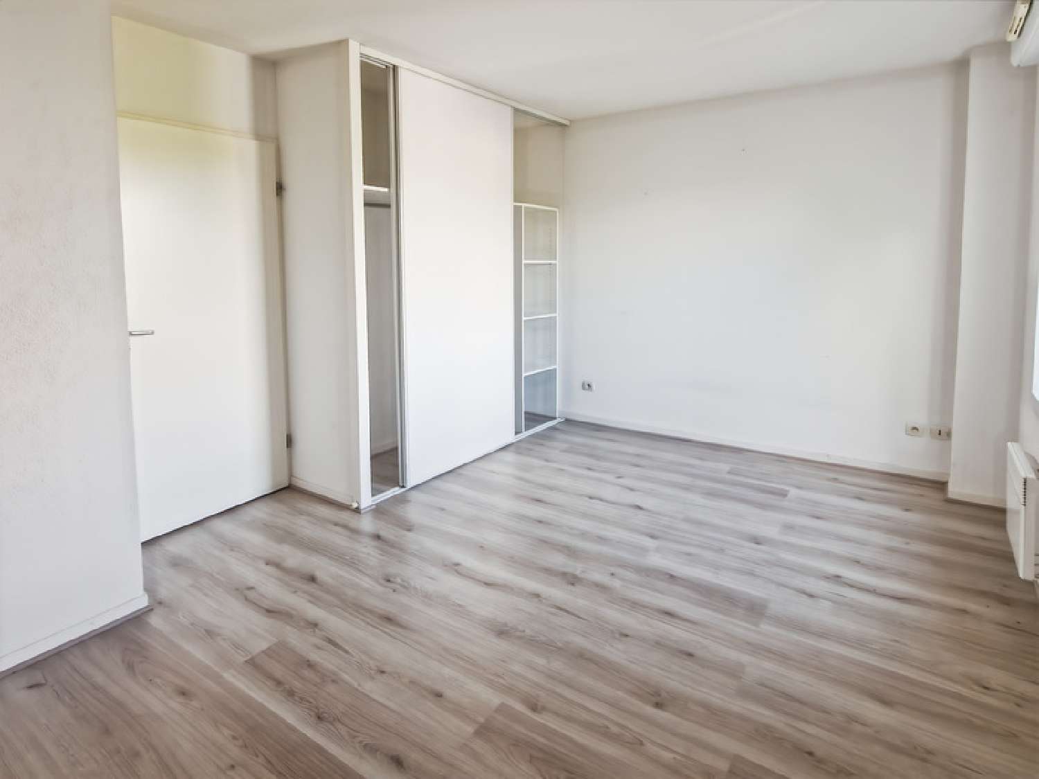 à vendre maison Saint-Jean-d'Angély Charente-Maritime 4