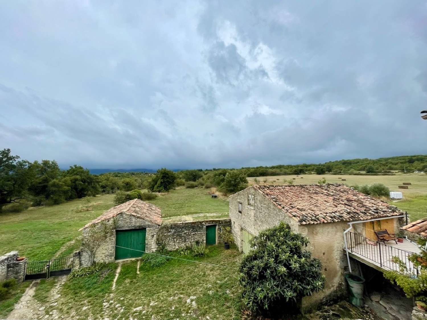  for sale house Saint-Martin-de-Castillon Vaucluse 1