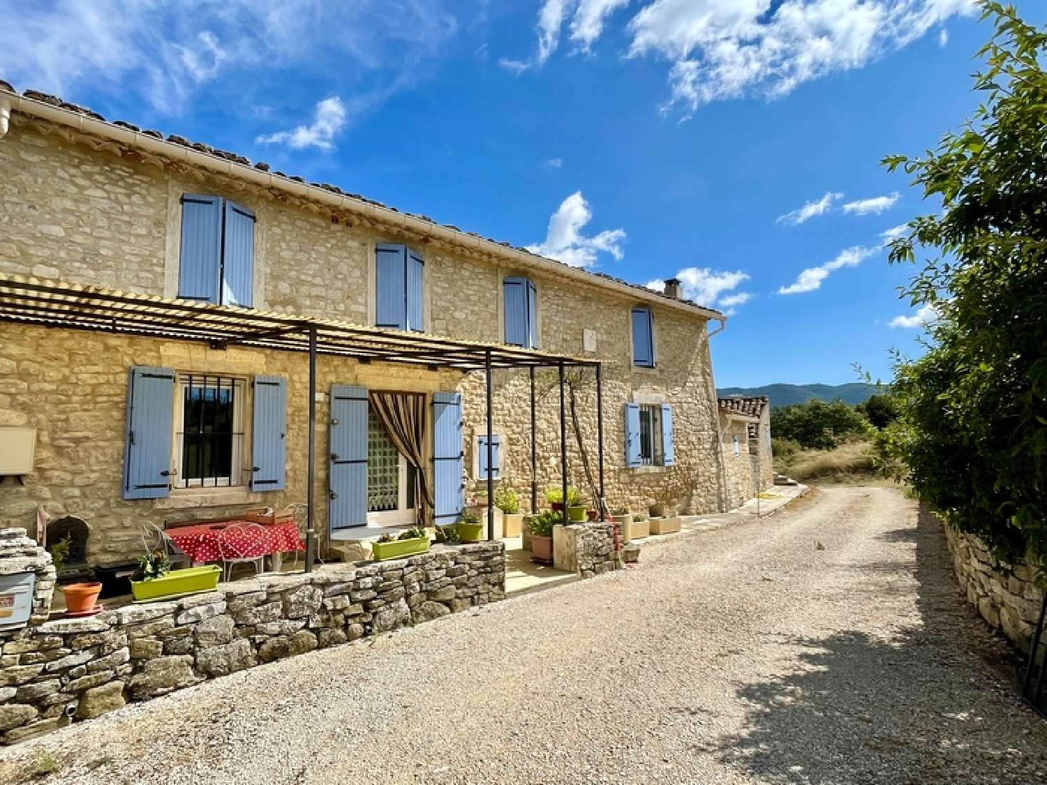  for sale house Saint-Martin-de-Castillon Vaucluse 3