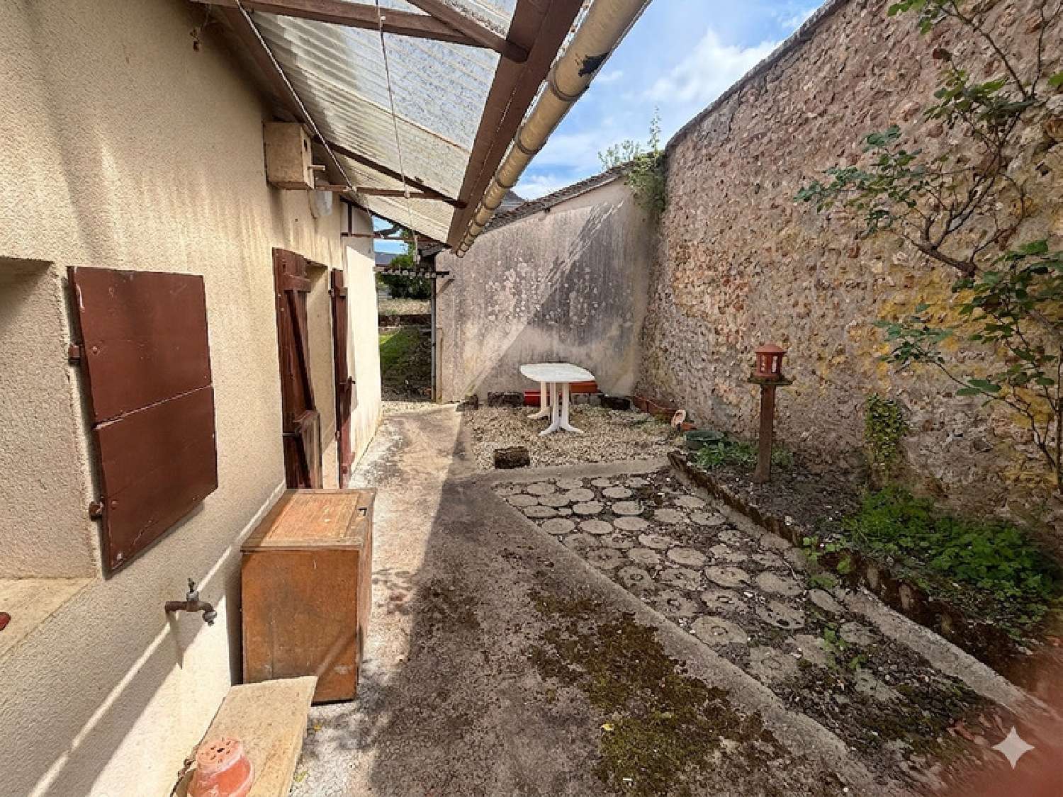  for sale house Saint-Privé Yonne 1