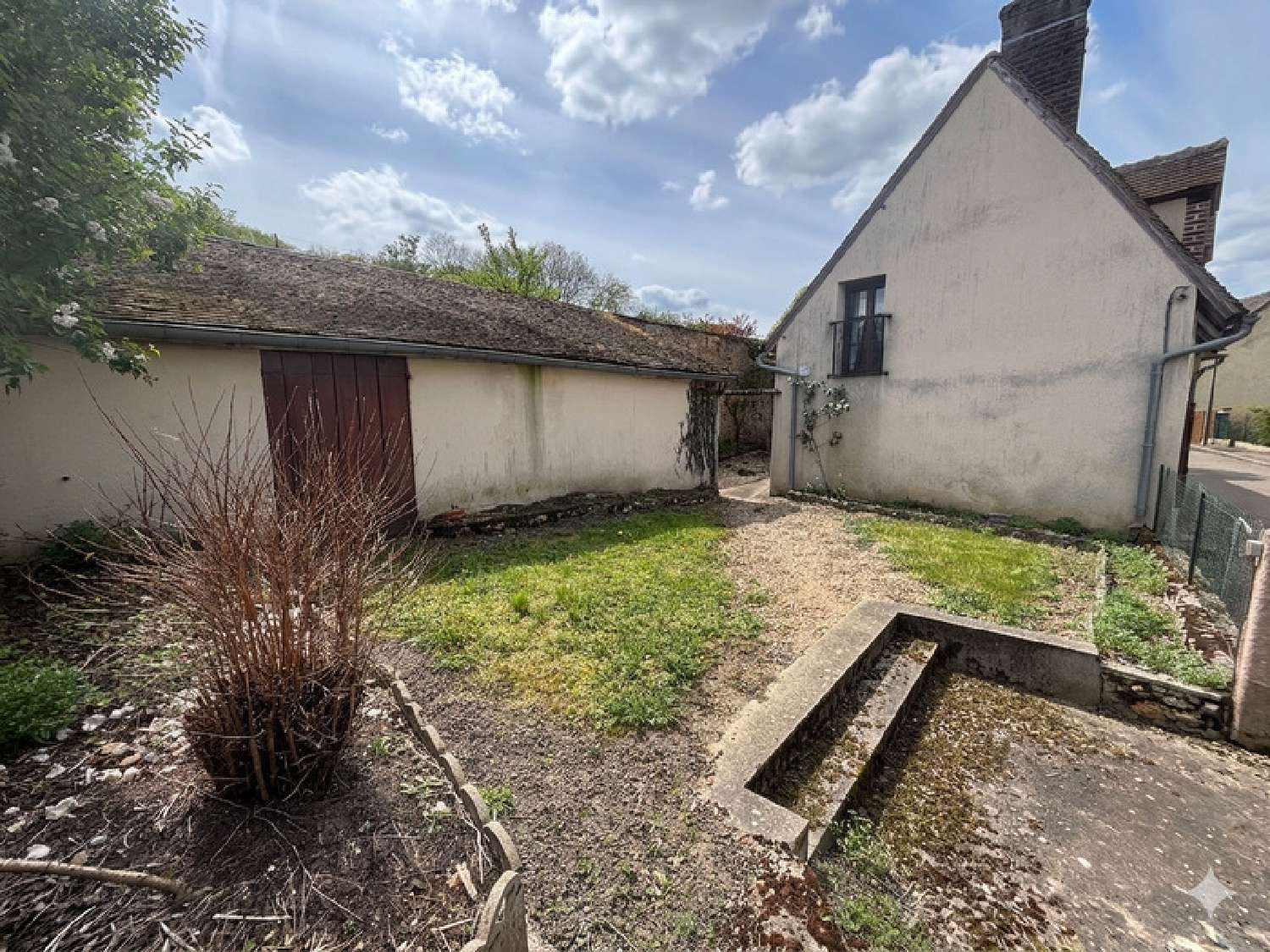  for sale house Saint-Privé Yonne 2