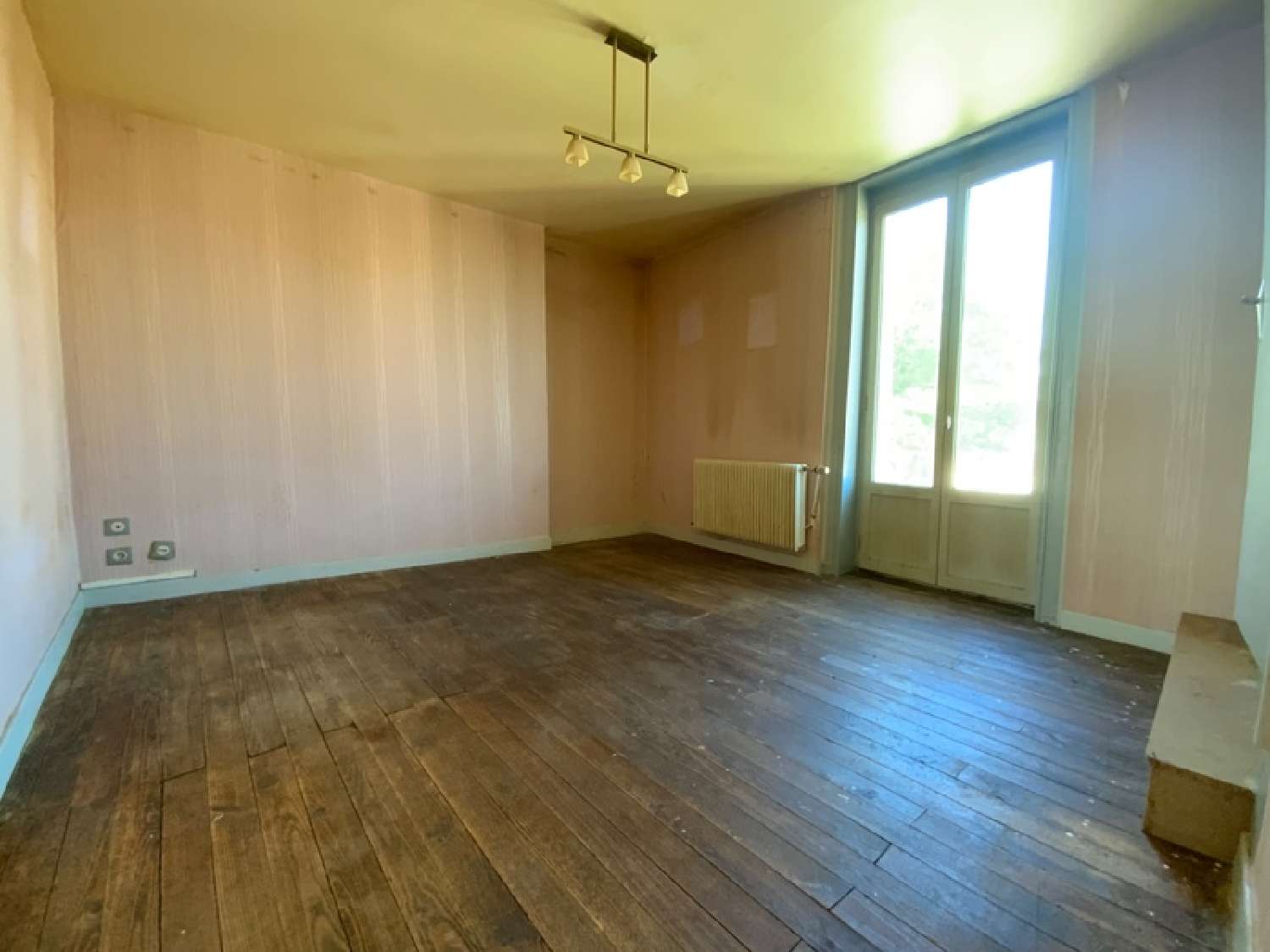  à vendre maison Saint-Romain-le-Puy Loire 3