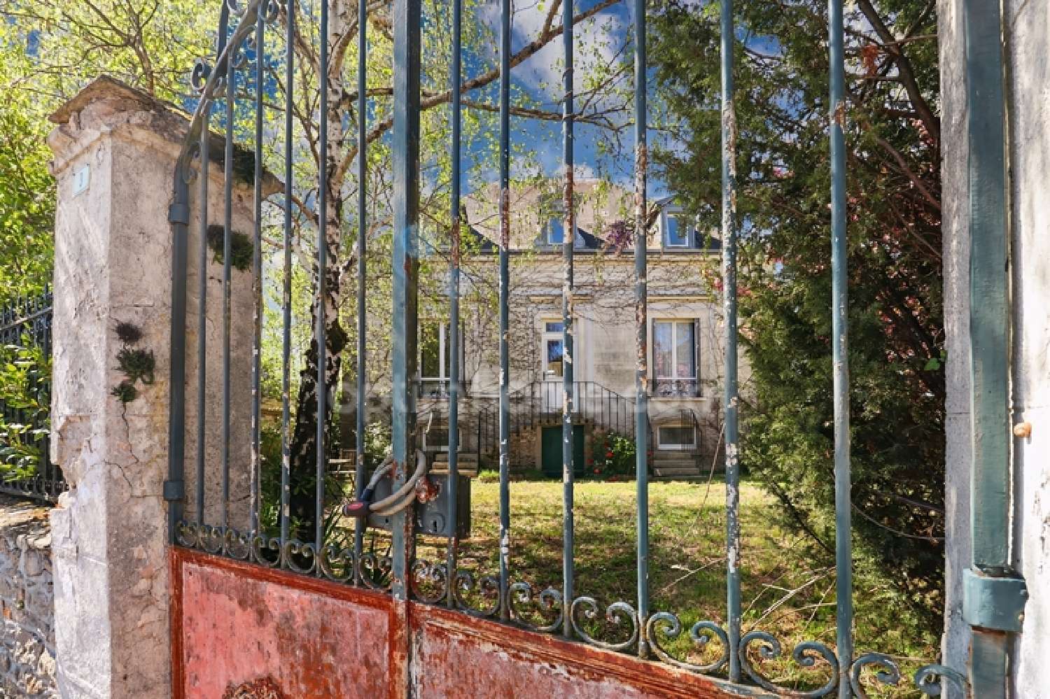  for sale house Saint-Sulpice-les-Feuilles Haute-Vienne 4
