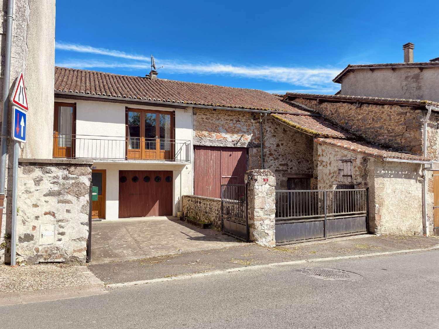  for sale house Saulgond Charente 1