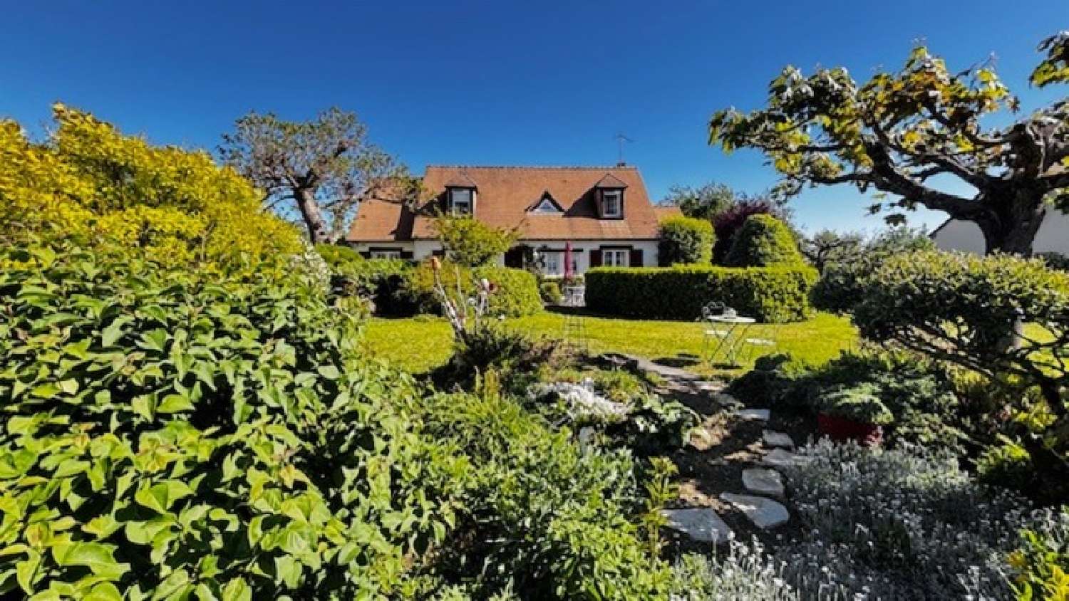 for sale house Vasselay Cher 5
