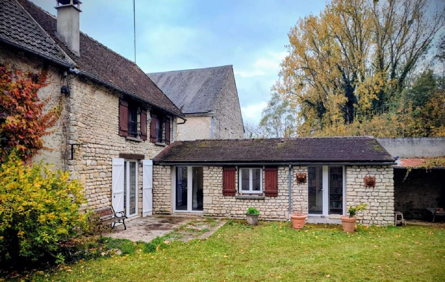  for sale house Yèvre-la-Ville Loiret 1