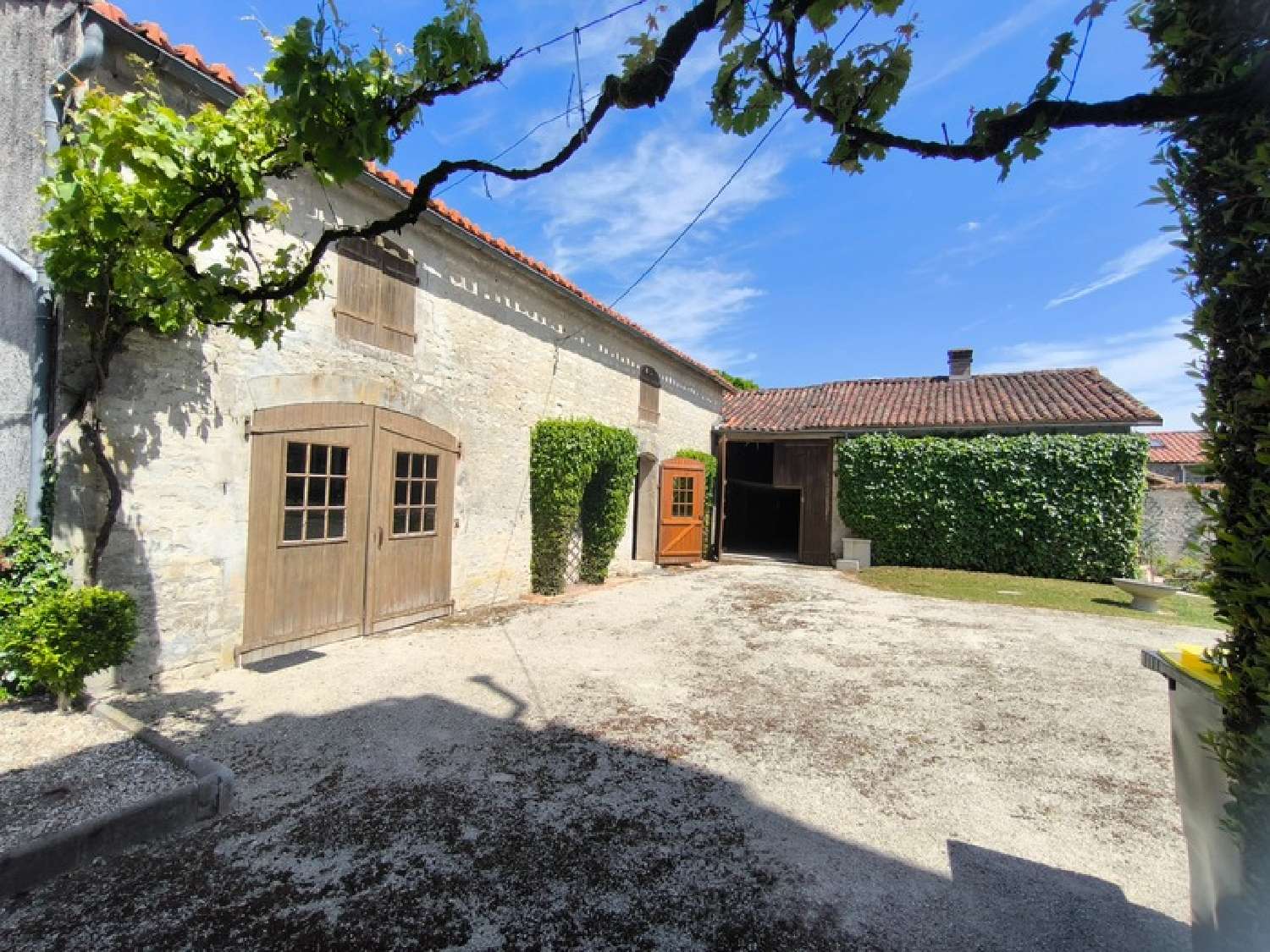  te koop herenhuis Saint-Fraigne Charente 5