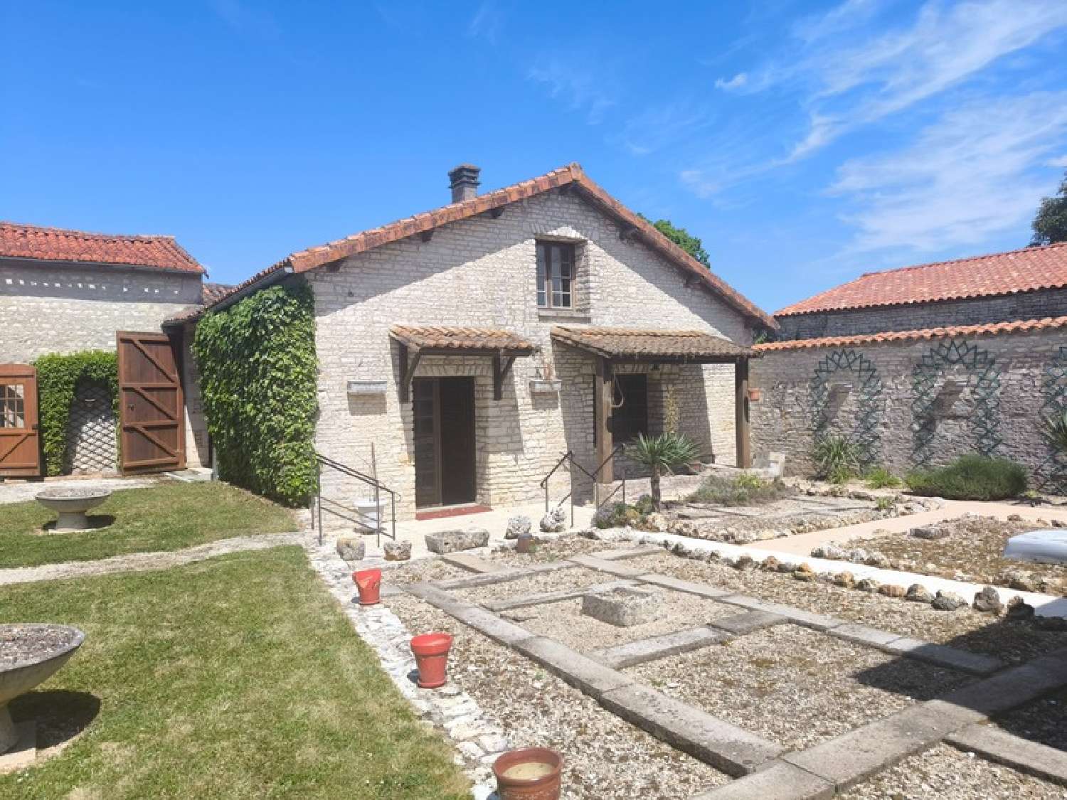  te koop herenhuis Saint-Fraigne Charente 6