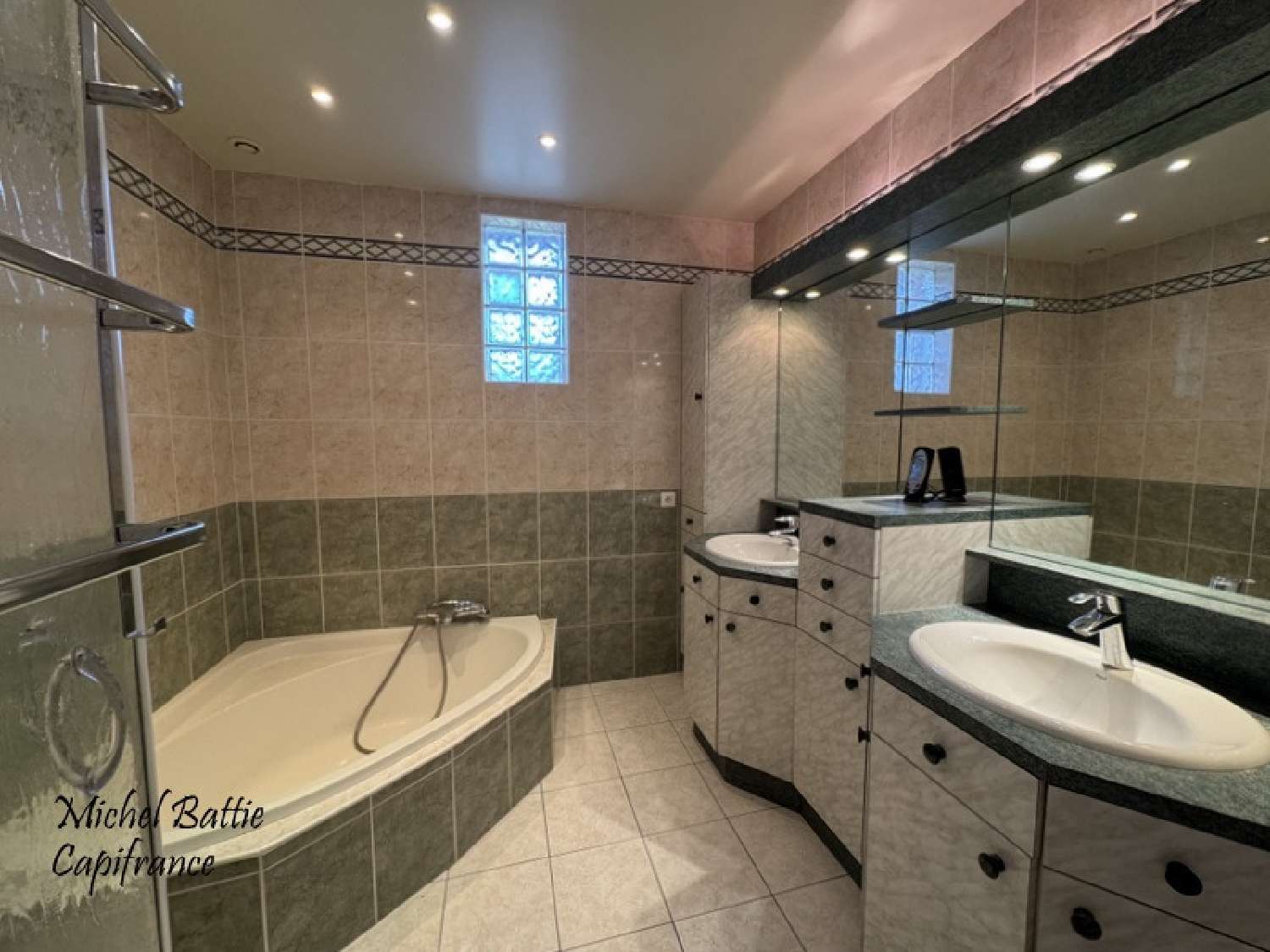  for sale mansion Saint-Galmier Loire 6