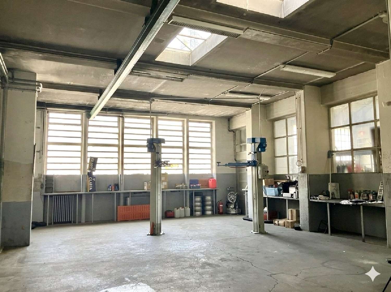 à vendre bureau Lyon 8e Arrondissement Rhône 4
