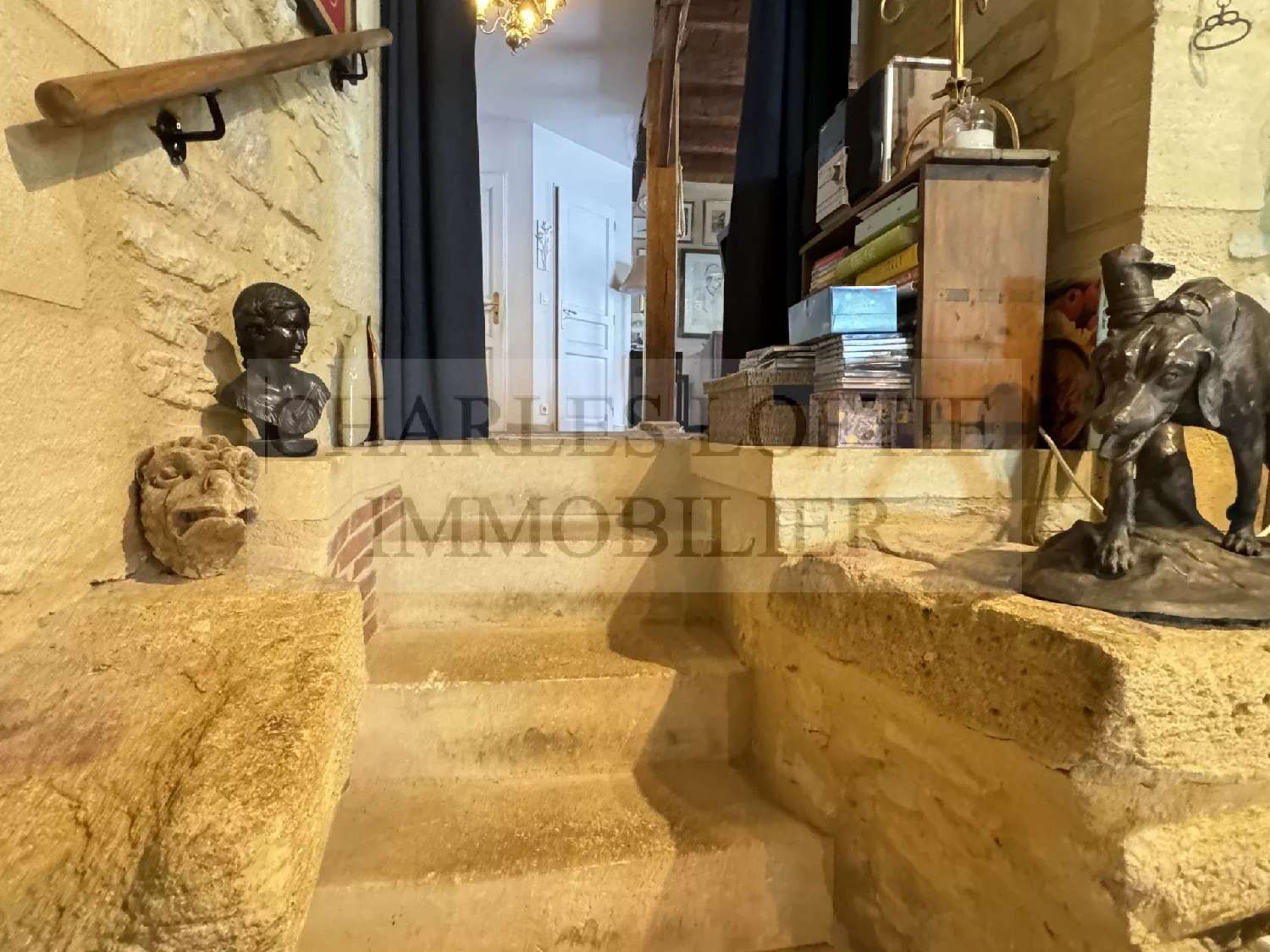 for sale shop Pomarède Lot 6