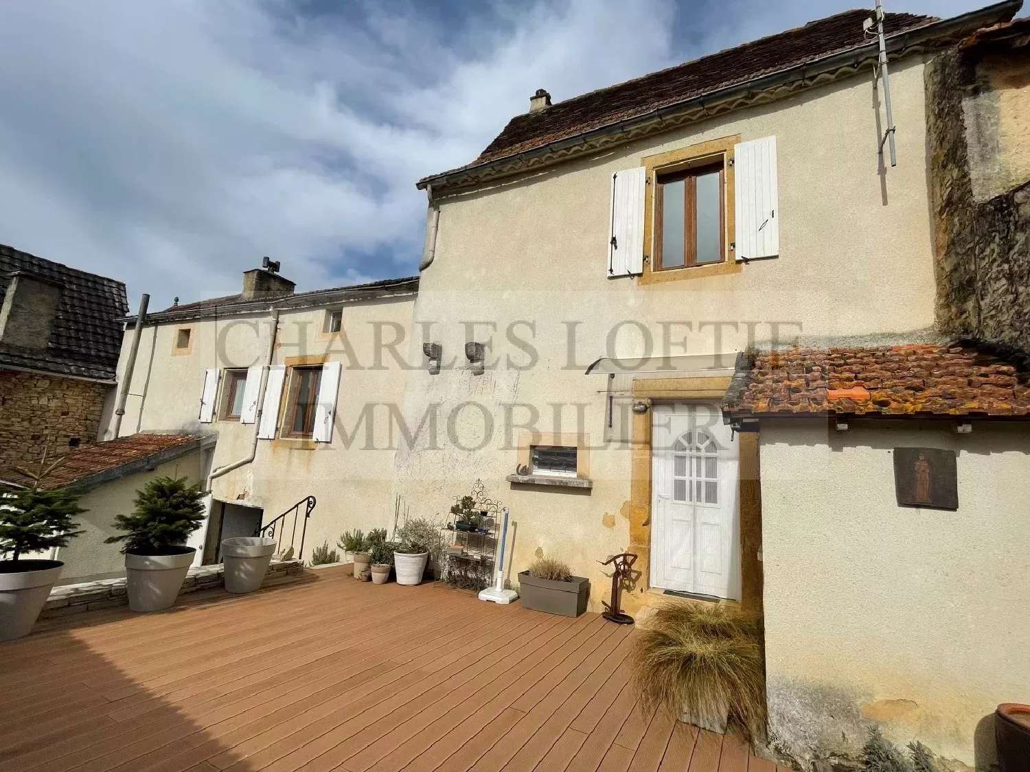  for sale shop Saint-Caprais Lot 1