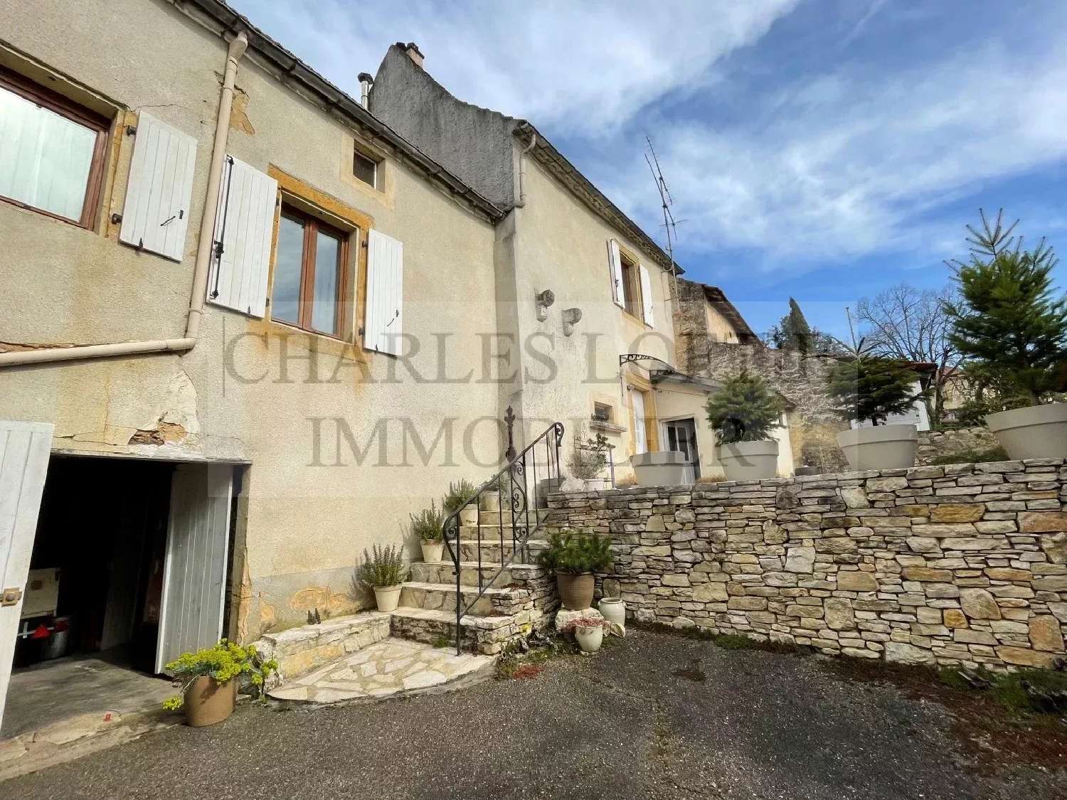 for sale shop Saint-Caprais Lot 5