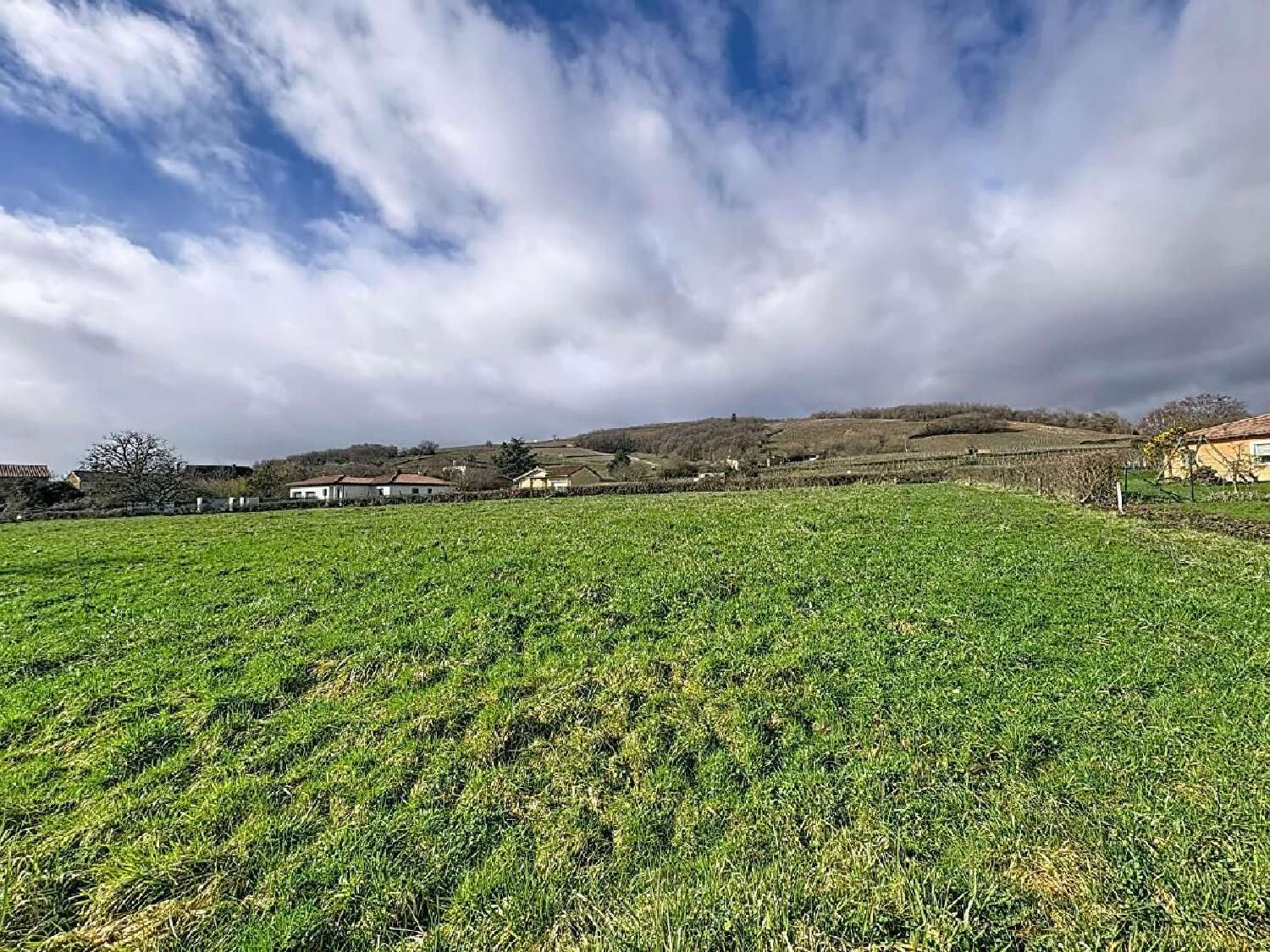  à vendre terrain Azé Saône-et-Loire 1