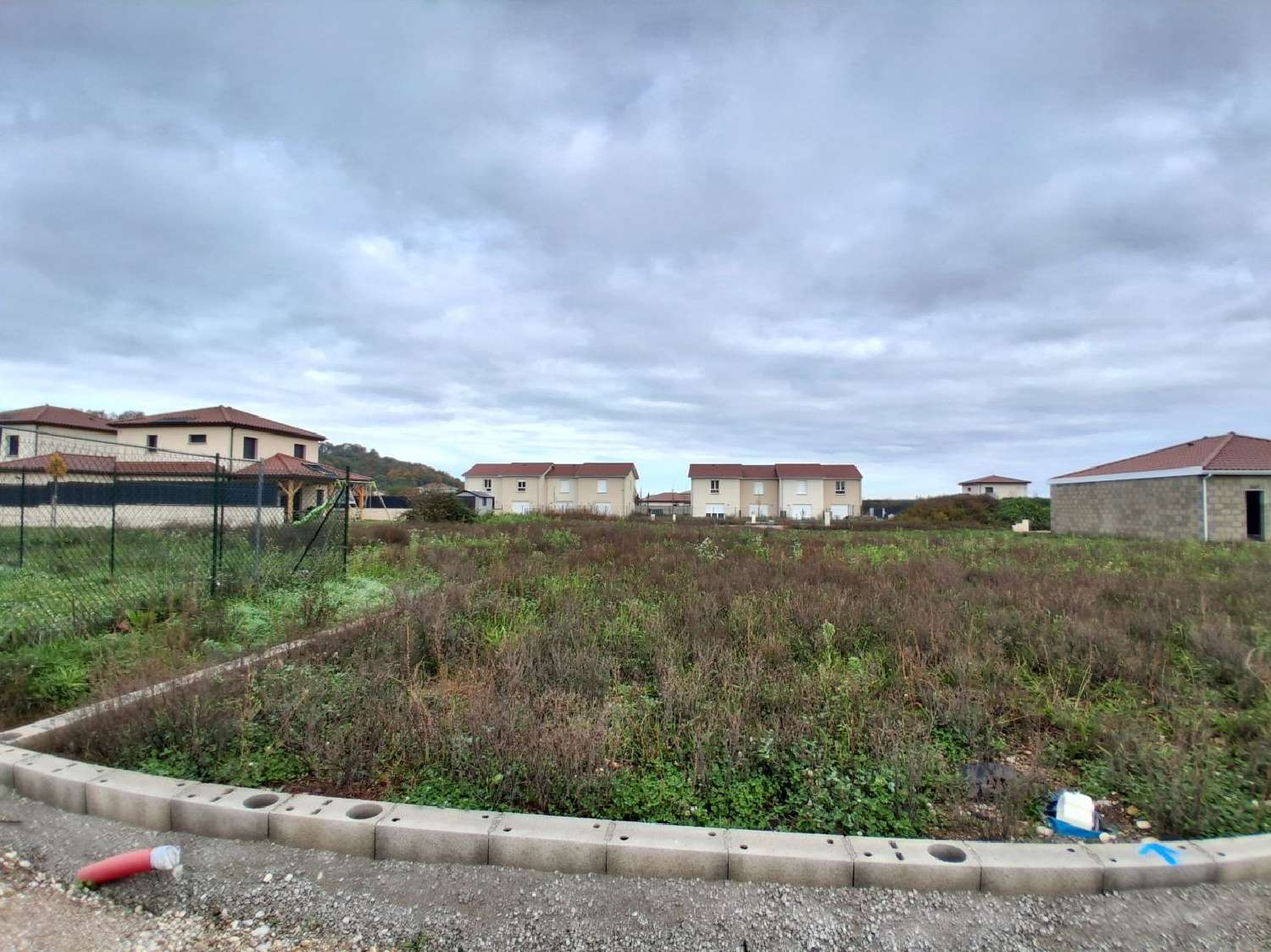 à vendre terrain Genas Rhône 3