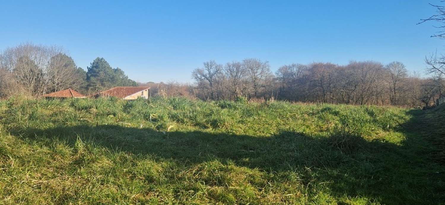  te koop terrein Larée Gers 1