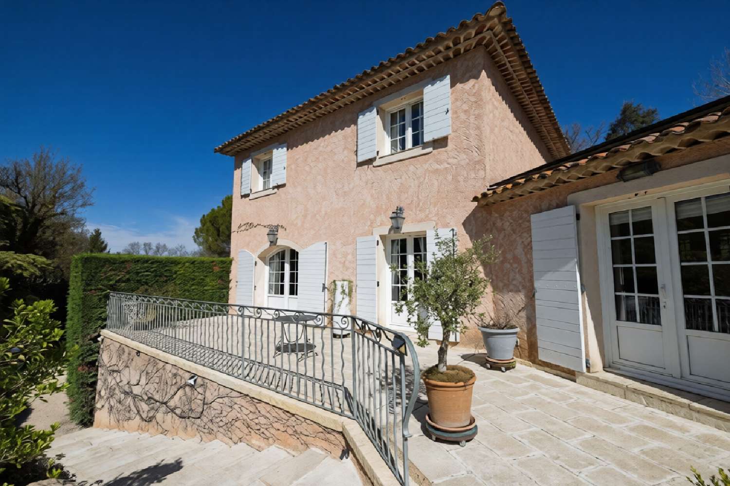 for sale villa Meyrargues Bouches-du-Rhône 4