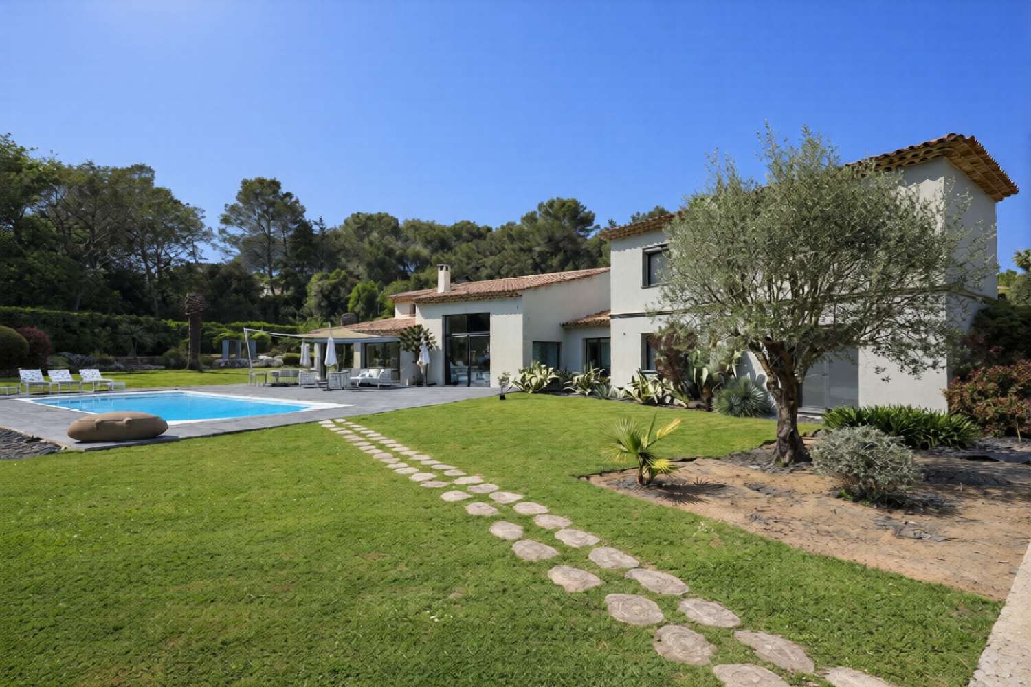  for sale villa Mougins Alpes-Maritimes 2