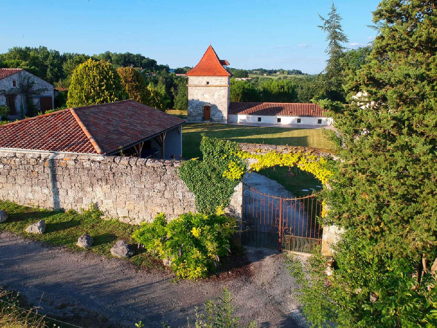 for sale villa Prayssas Lot-et-Garonne 1