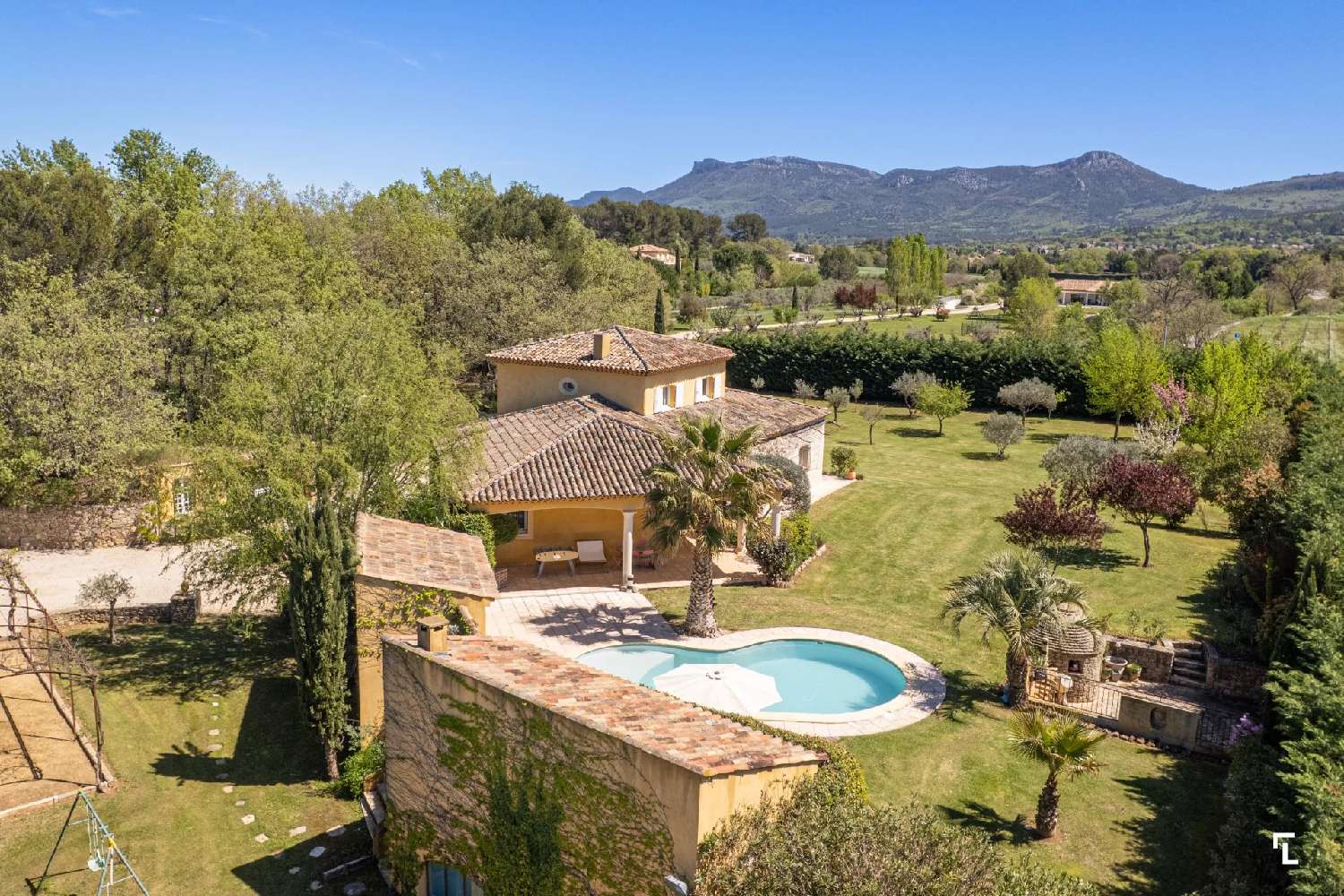  à vendre villa Trets Bouches-du-Rhône 1