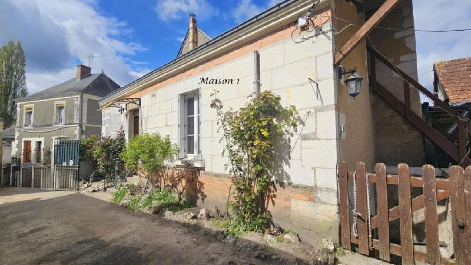  te koop dorpshuis Genneteil Maine-et-Loire 1