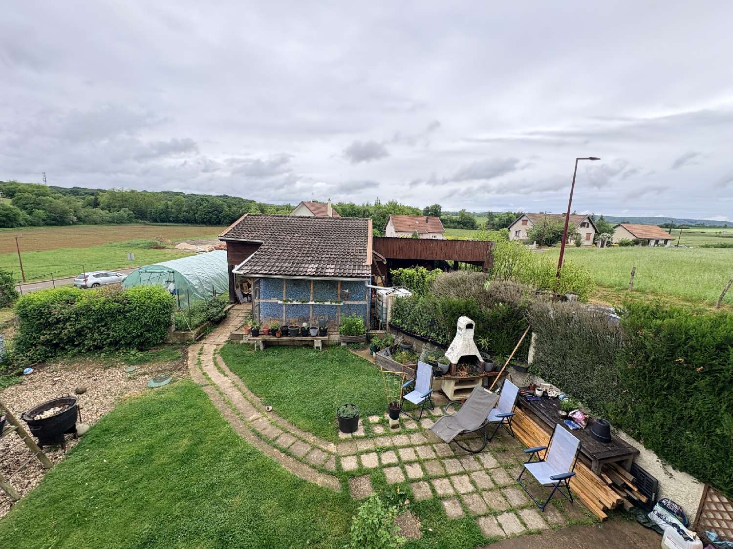 te koop dorpshuis Lavangeot Jura 2