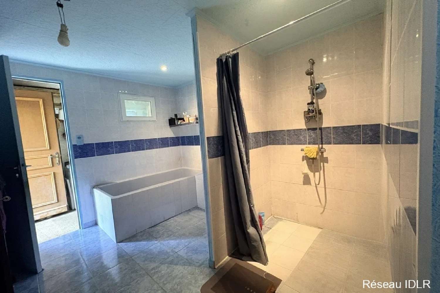 te koop dorpshuis Lavangeot Jura 7