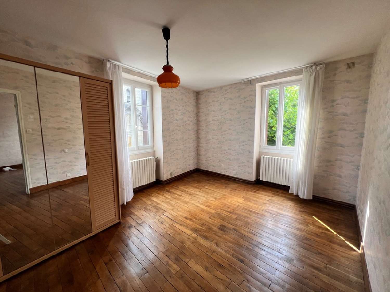  for sale village house Saint-Sauveur Vienne 5