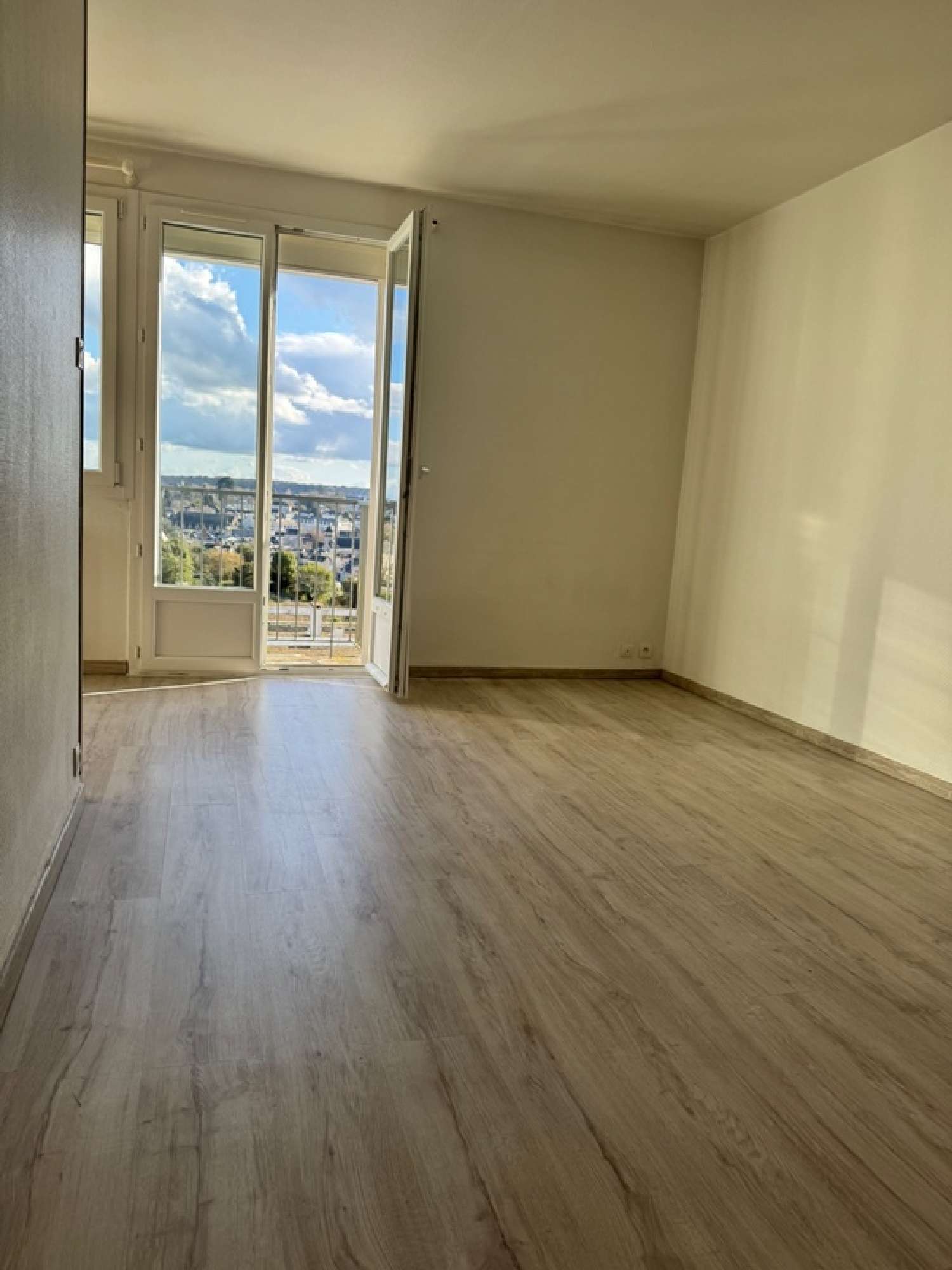 for sale apartment Laval Mayenne 3