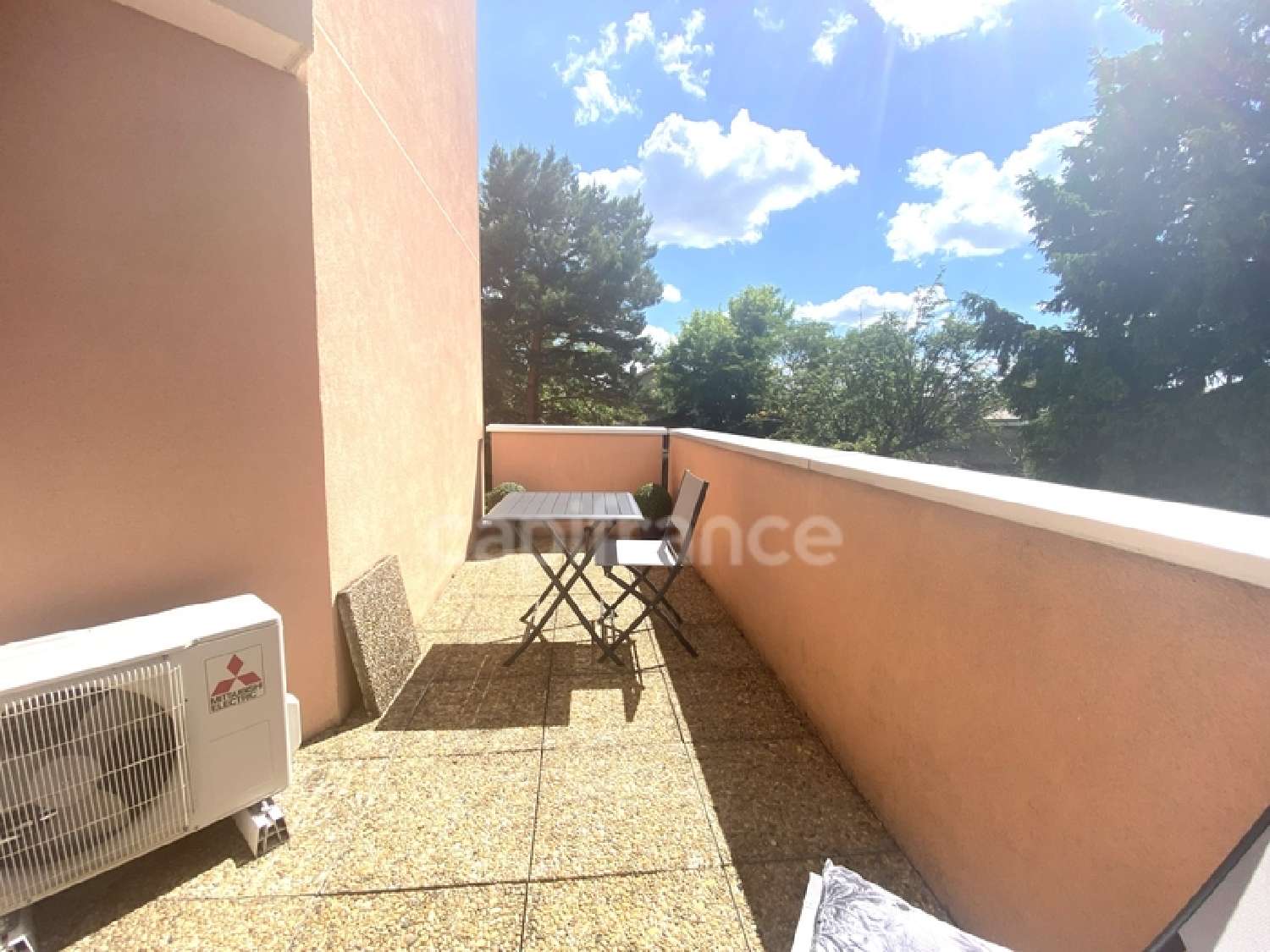 à vendre appartement Sathonay-Camp Rhône 6
