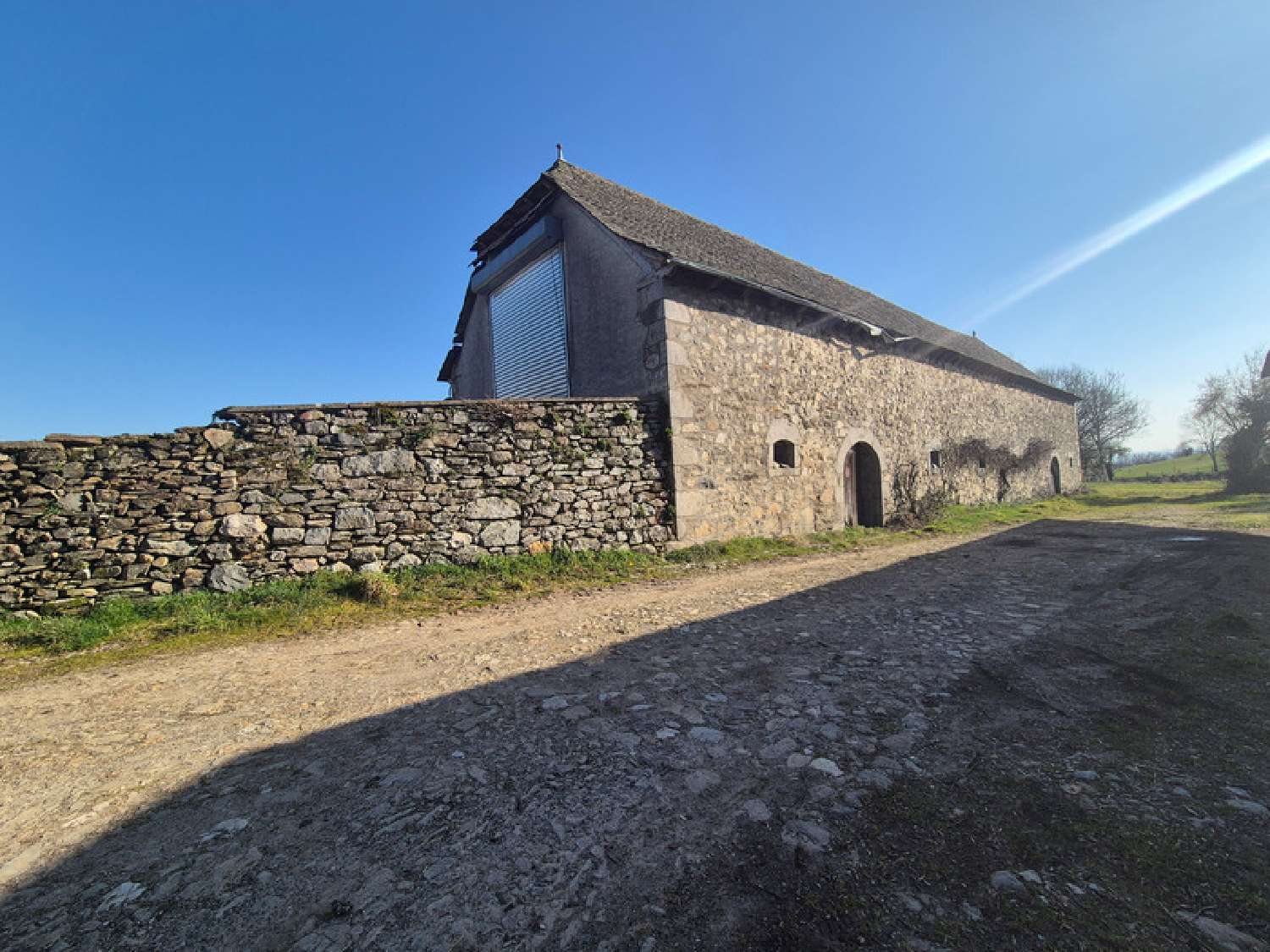  en venta granero Lapeyrugue Cantal 2