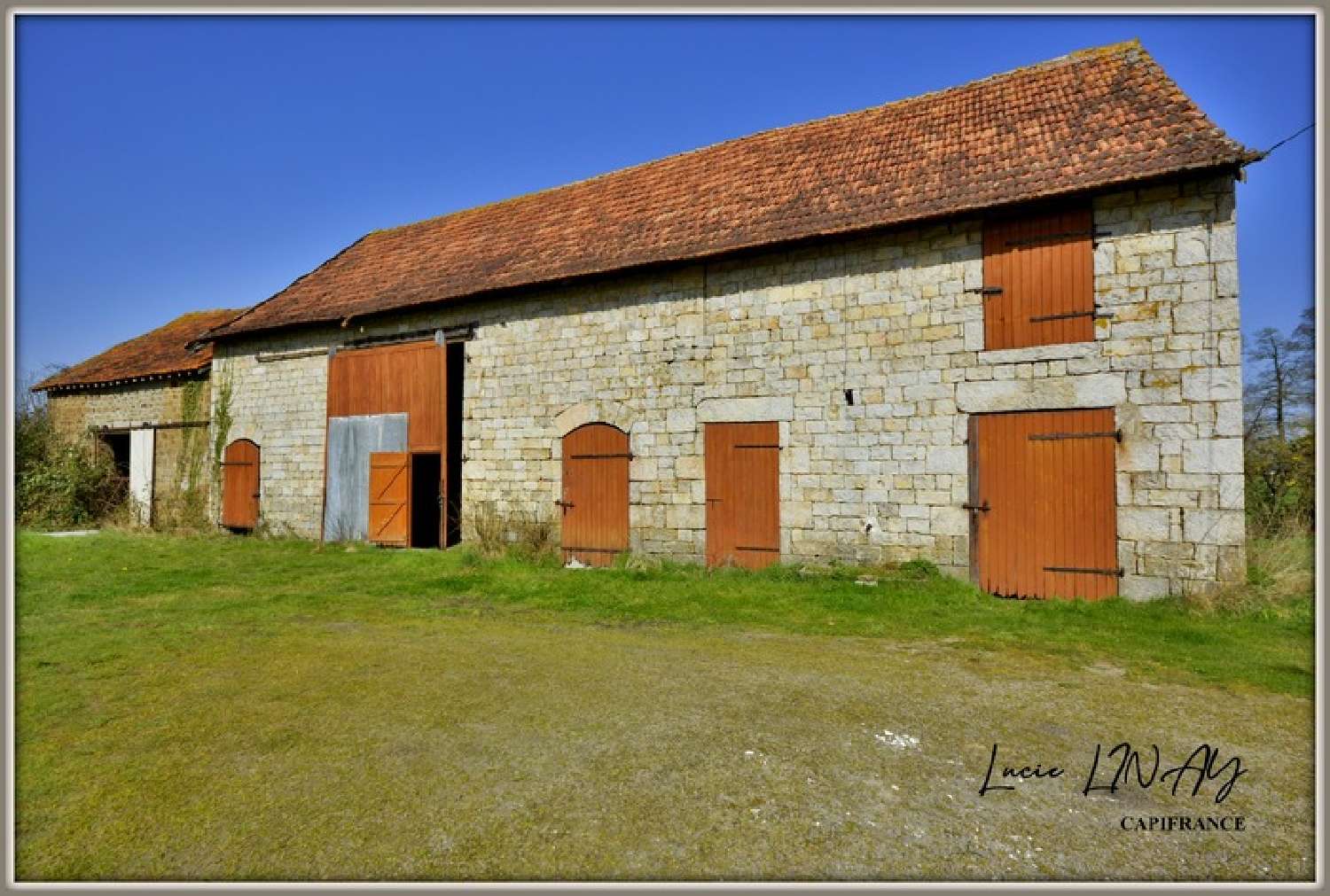 for sale barn Rennes-en-Grenouilles Mayenne 1