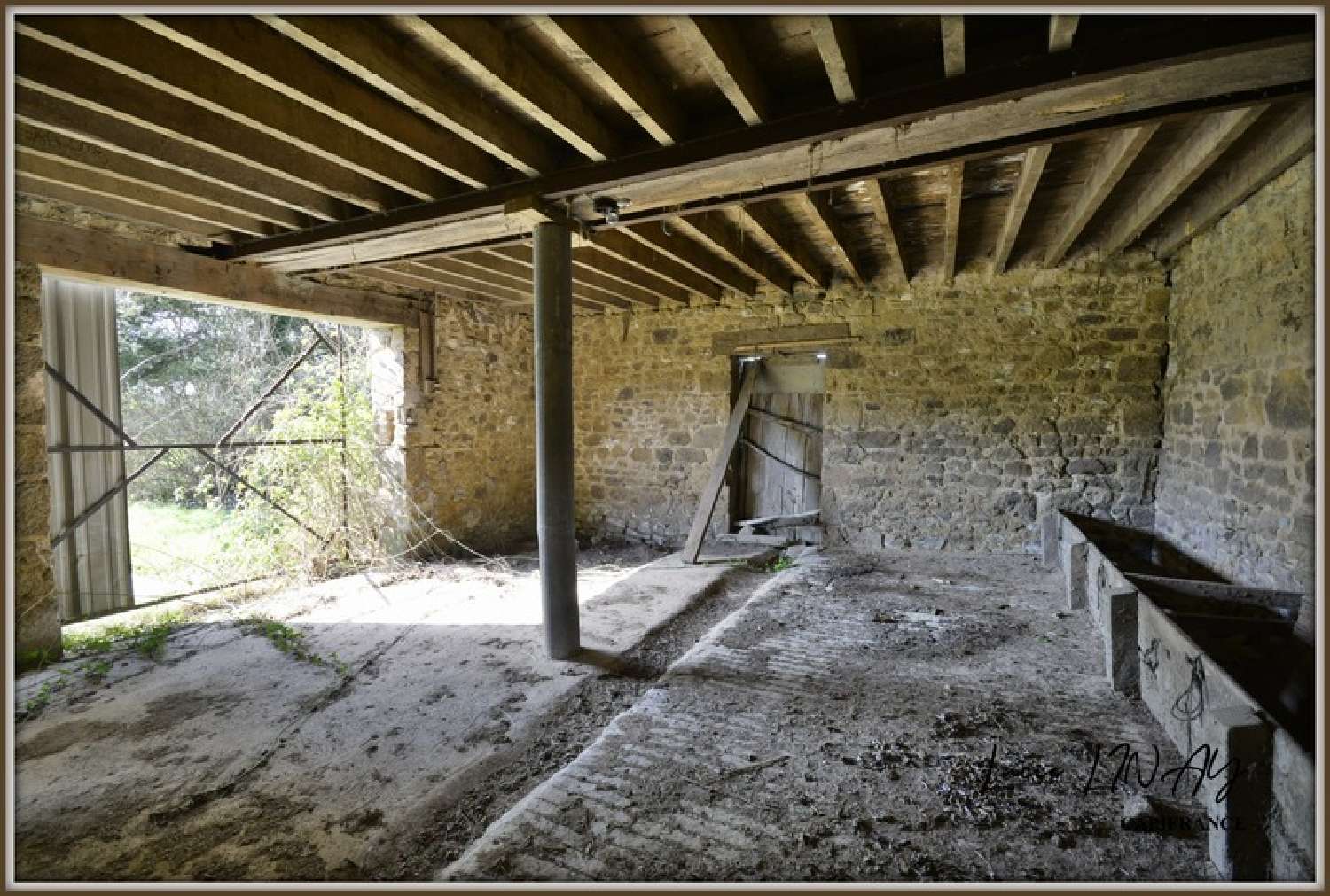 for sale barn Rennes-en-Grenouilles Mayenne 3