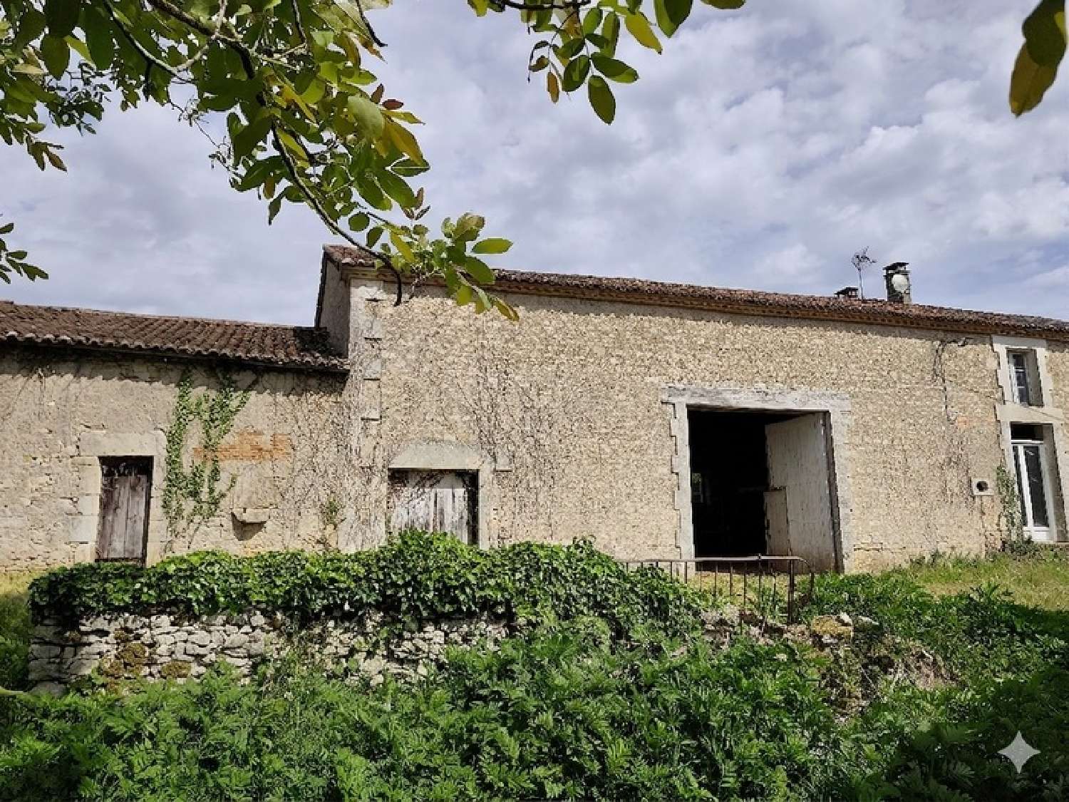 for sale barn Varaignes Dordogne 2